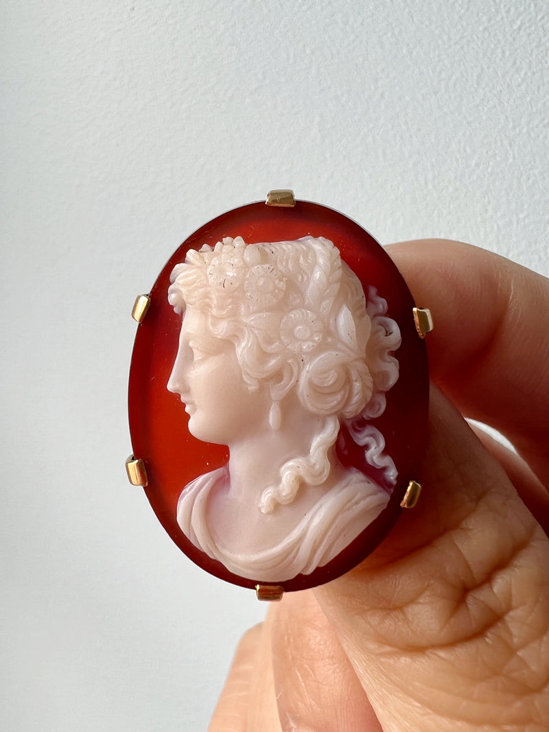 French Antique 18K gold agate female portrait cameo brooch