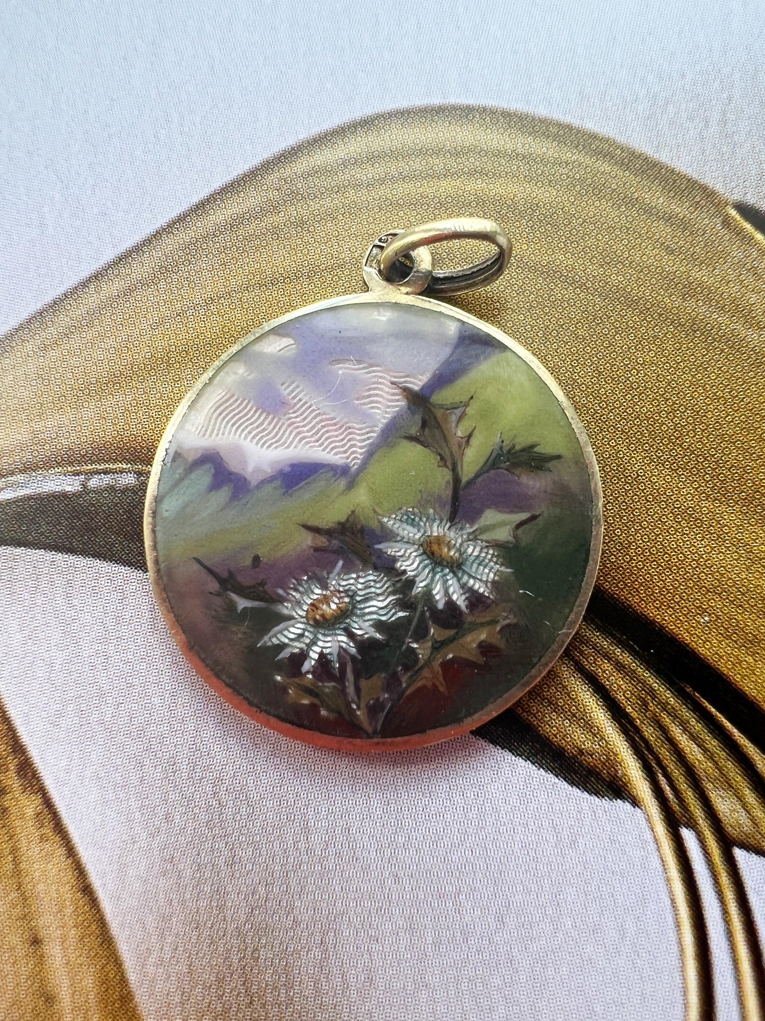 French antique guilloche enameled daisy flower pendant - Curiously timeless