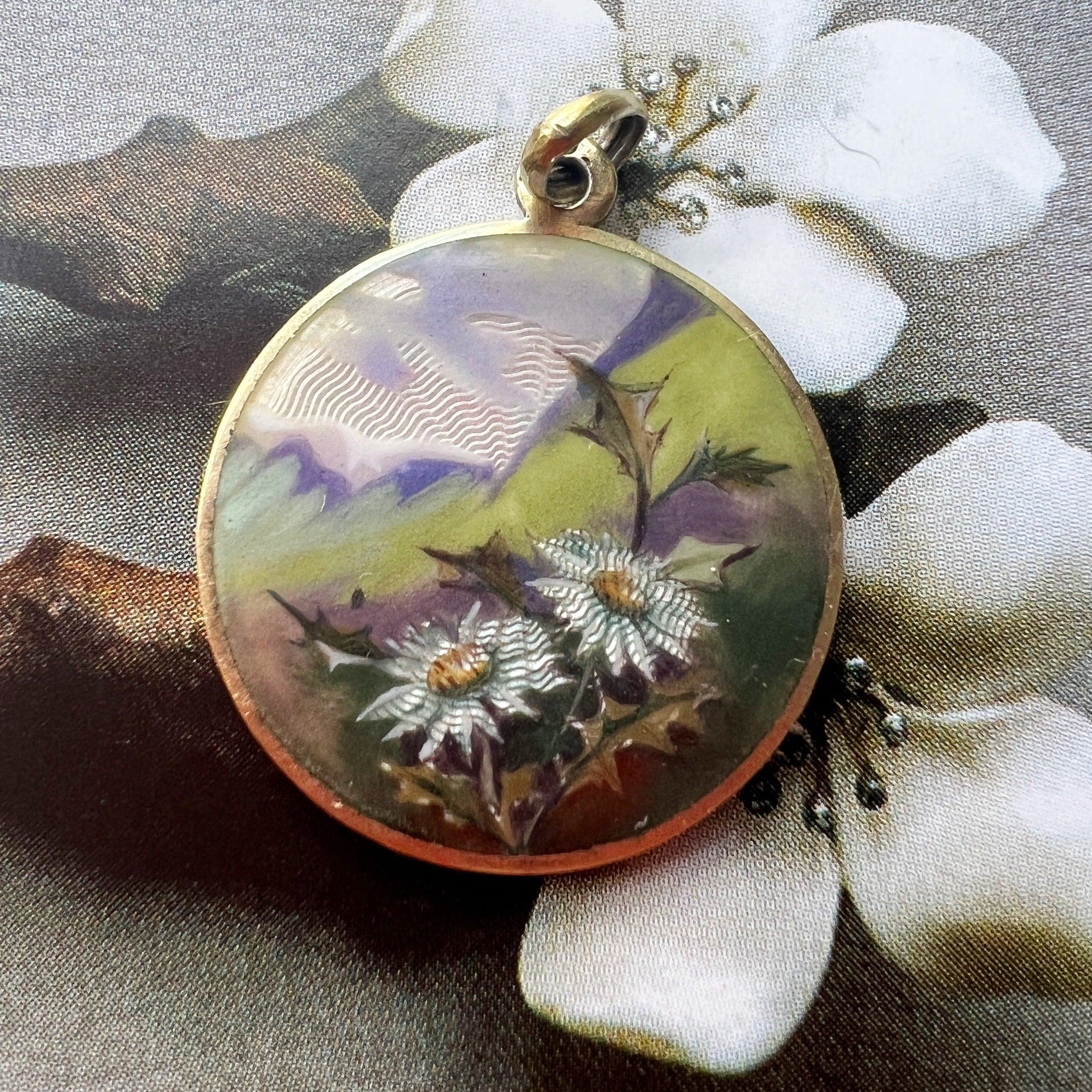 French antique guilloche enameled daisy flower pendant - Curiously timeless