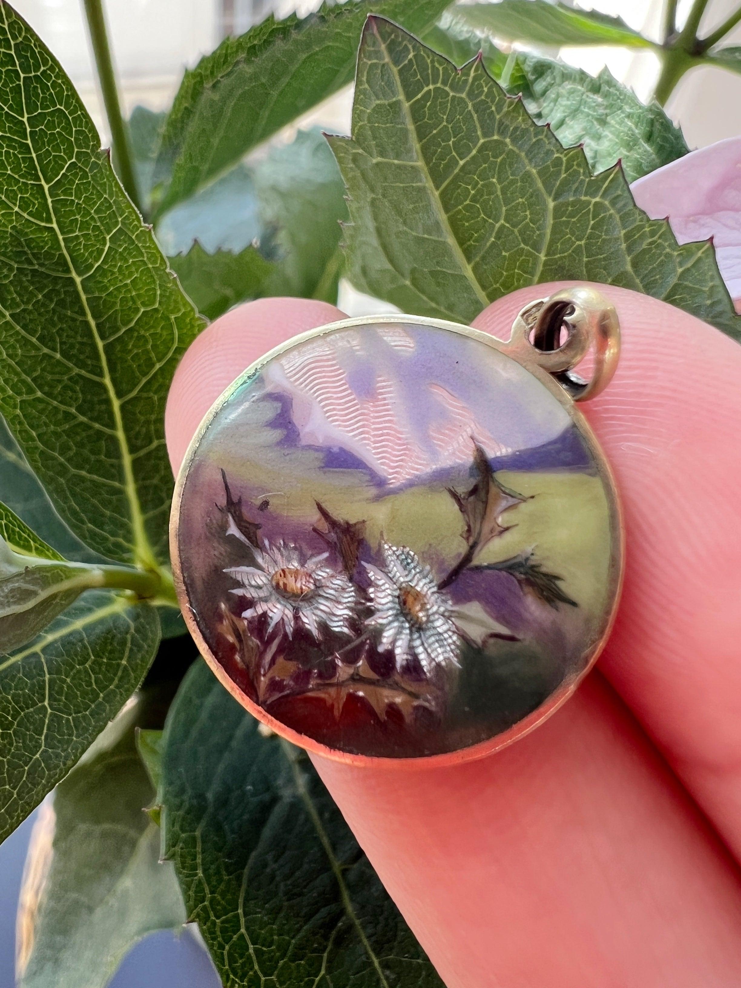 French antique guilloche enameled daisy flower pendant - Curiously timeless