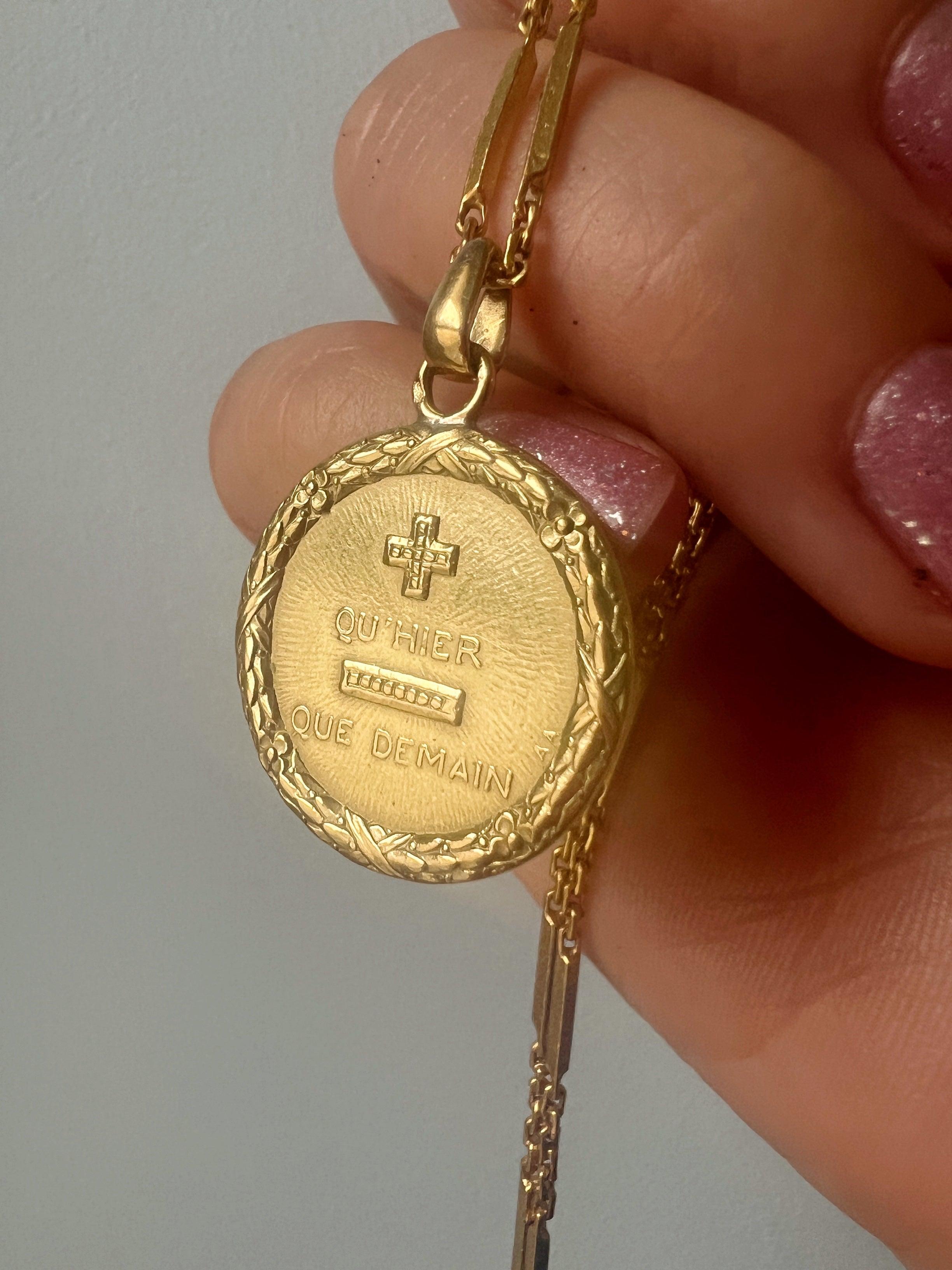 Large Vintage 18K gold Augis “more than yesterday less than tomorrow” love medal - Curiously timeless