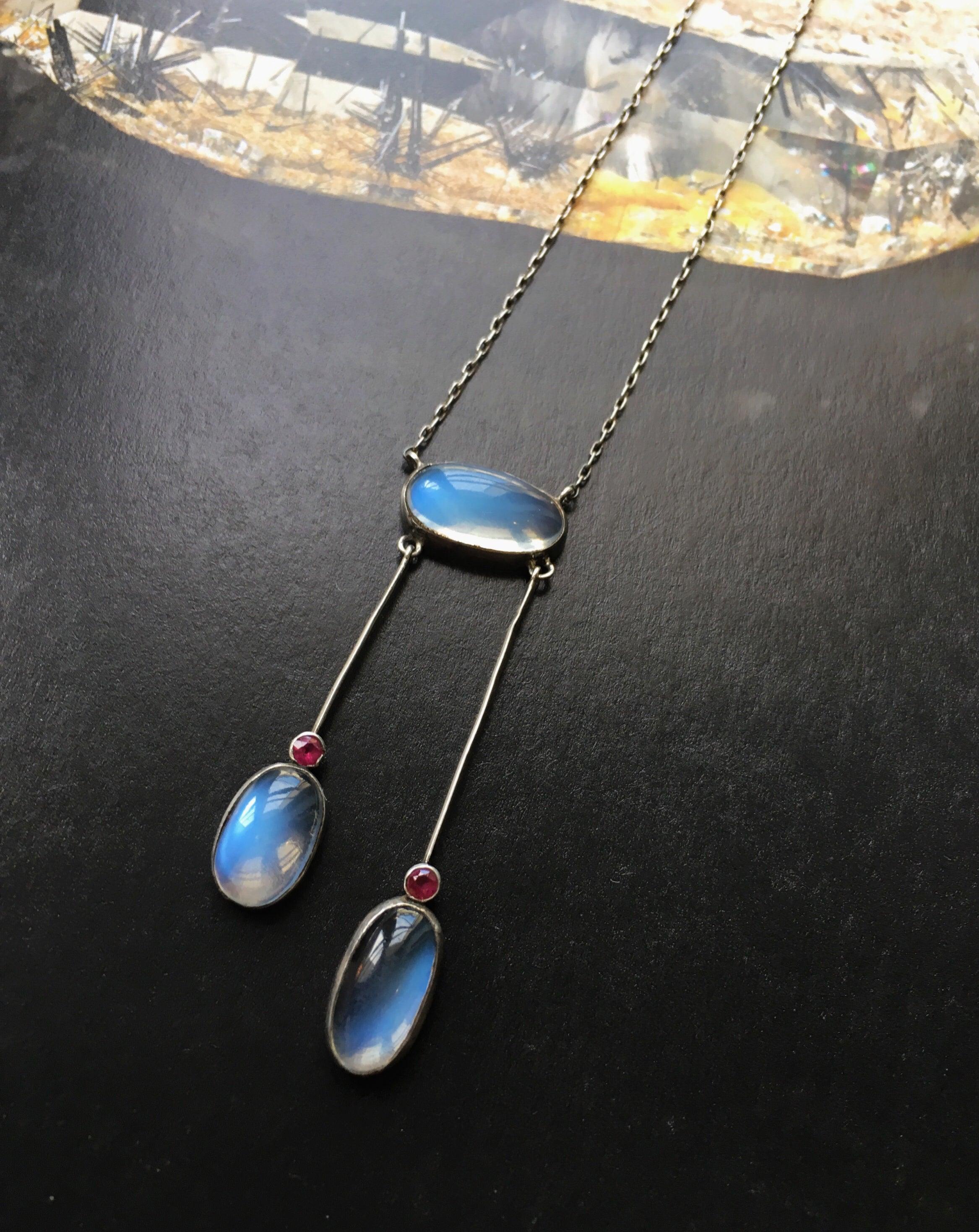 Romantic French antique blue sheen moonstone ruby silver negligee necklace - Curiously timeless