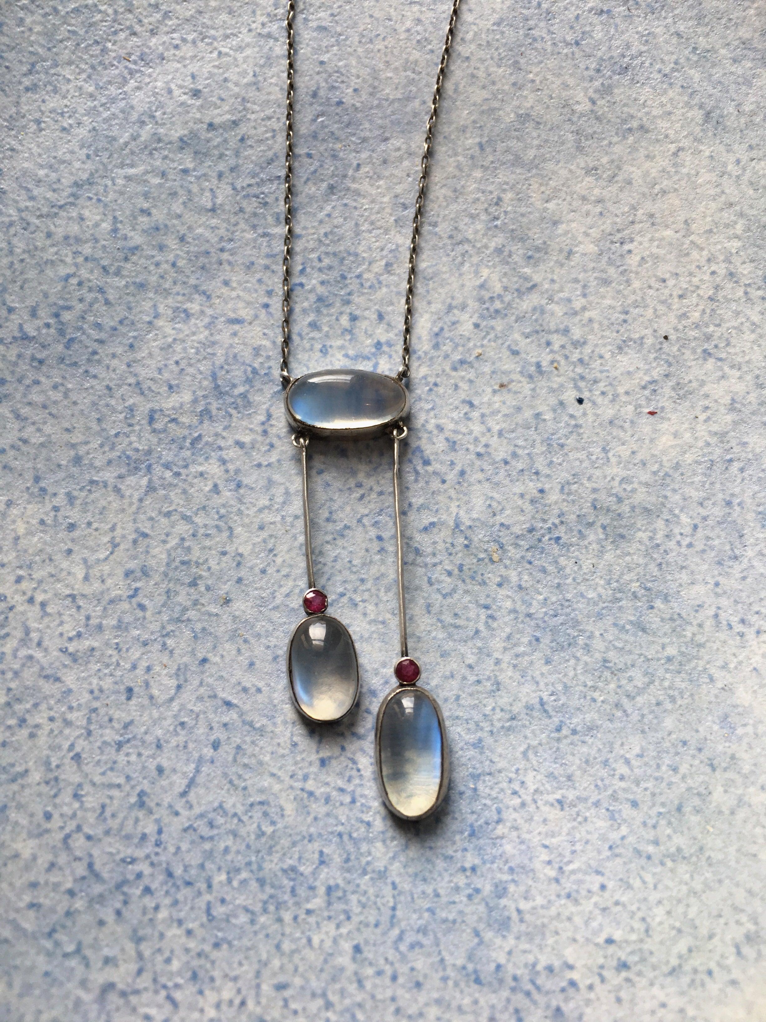 Romantic French antique blue sheen moonstone ruby silver negligee necklace - Curiously timeless