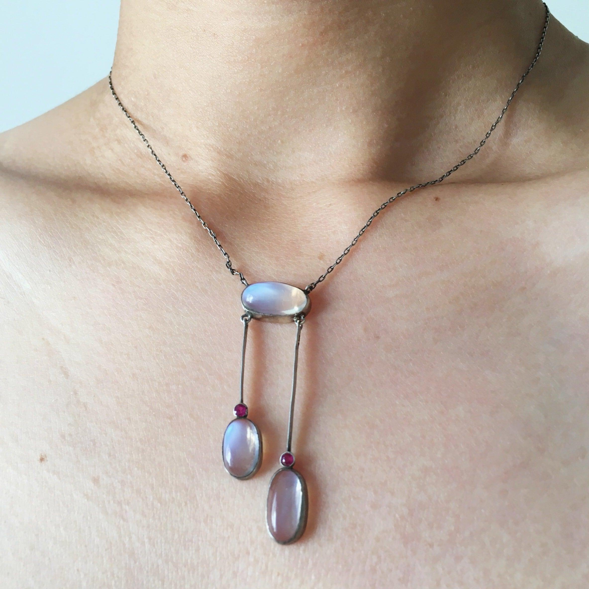 Romantic French antique blue sheen moonstone ruby silver negligee necklace - Curiously timeless