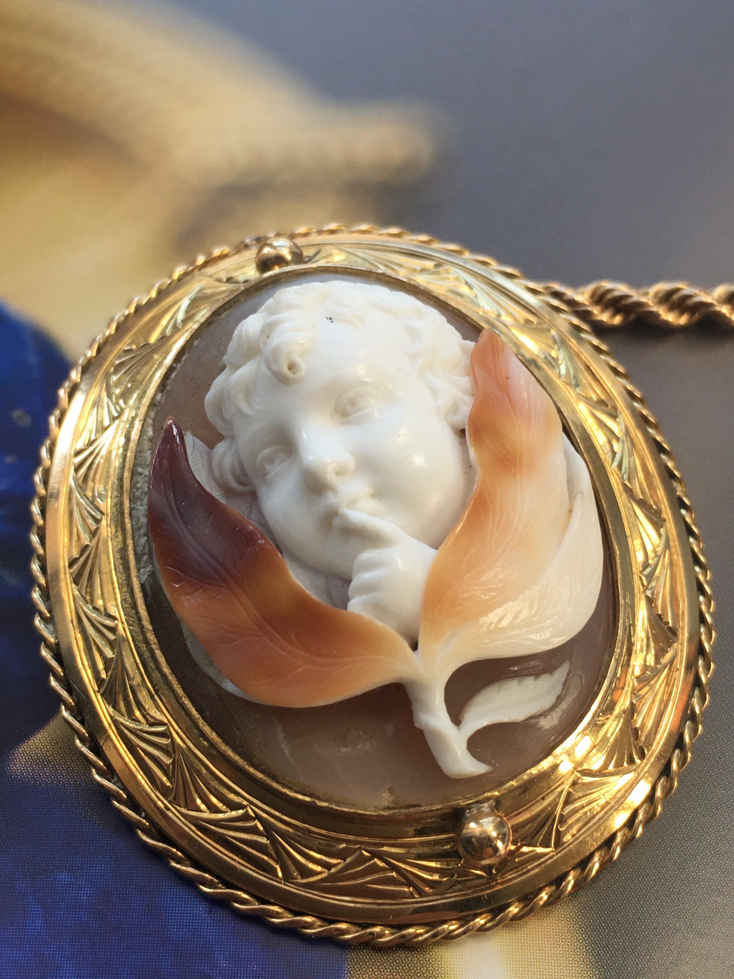 Refined French antique high relief 18K gold angel cameo pendant & brooch - Curiously timeless