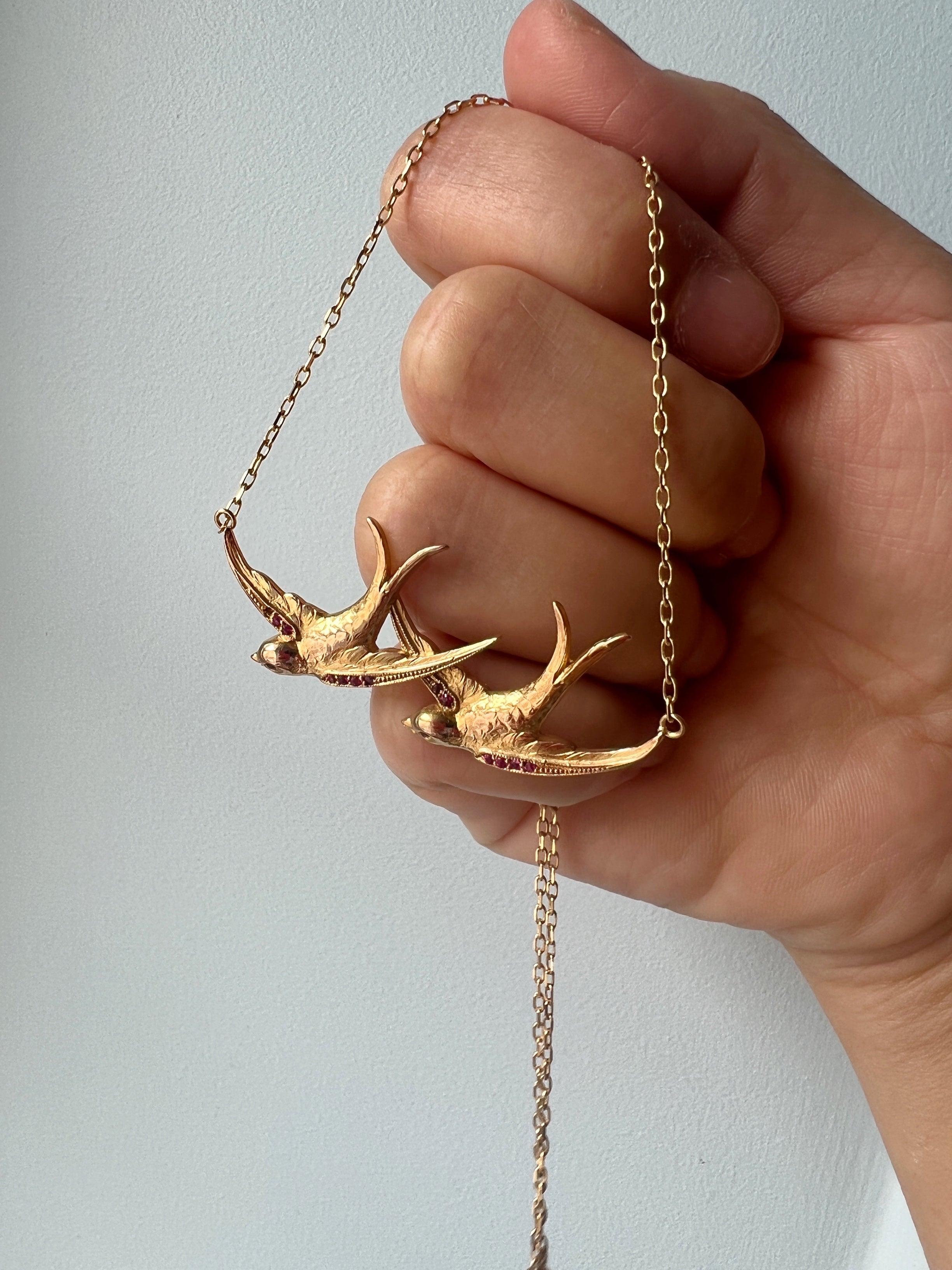 French antique 18K gold necklace with two swallows - Curiously timeless