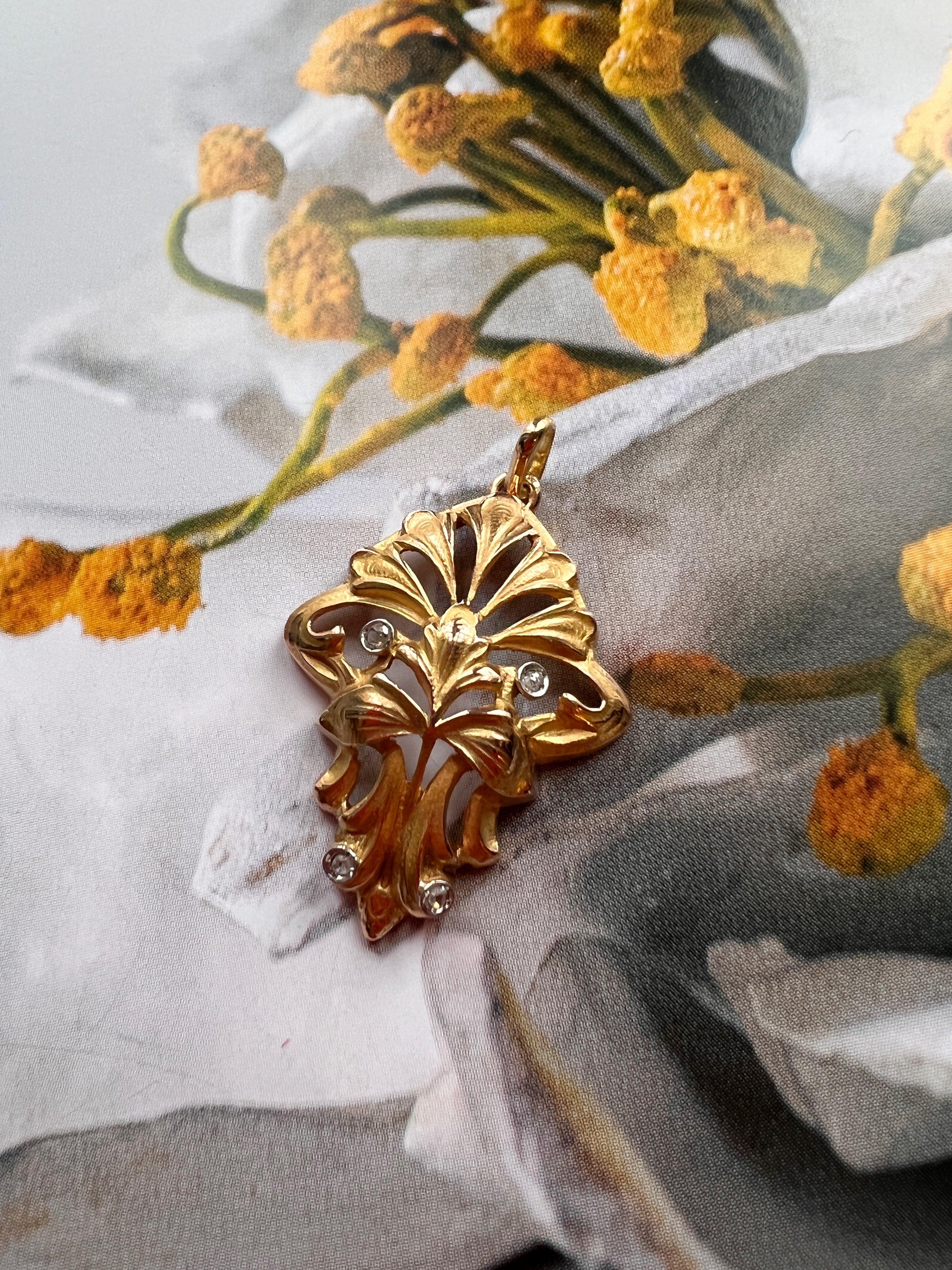 Elegant French Art Nouveau 18K gold Diamond Lily Flower pendant - Curiously timeless