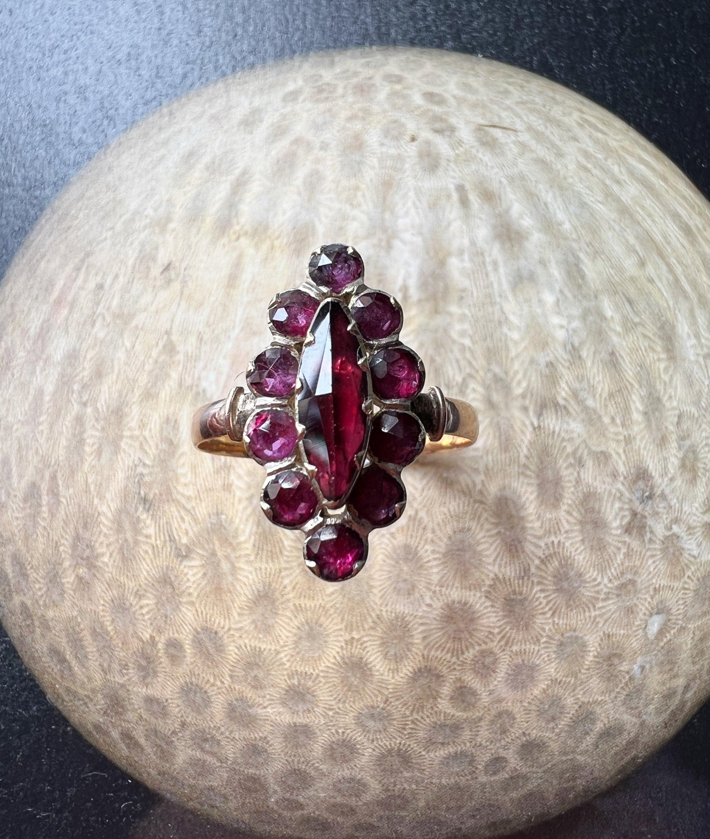 French Antique Perpignan Garnet 18K gold Marquise ring - Curiously timeless