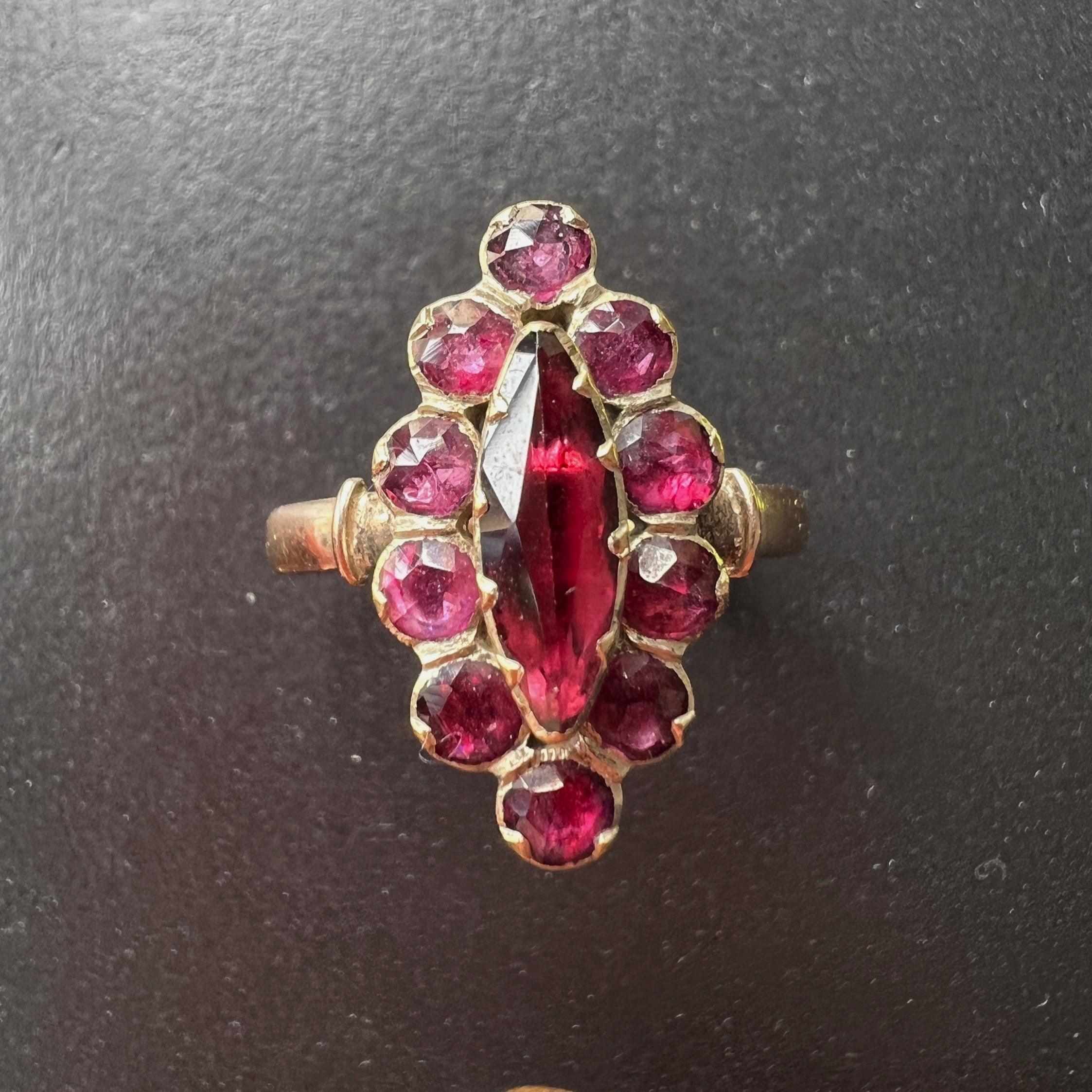 French Antique Perpignan Garnet 18K gold Marquise ring - Curiously timeless