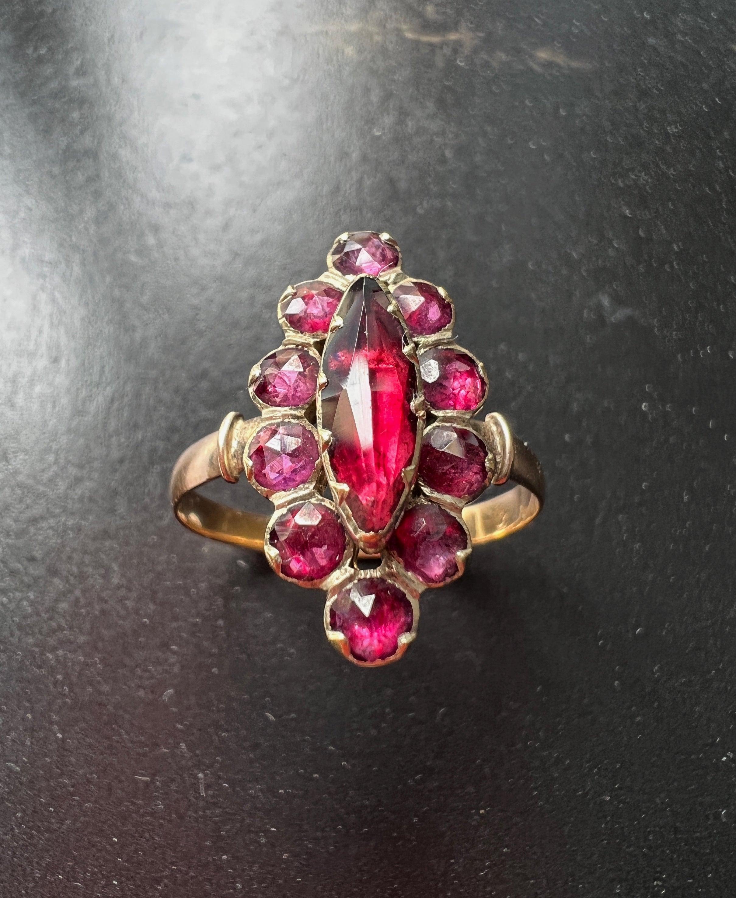 French Antique Perpignan Garnet 18K gold Marquise ring - Curiously timeless