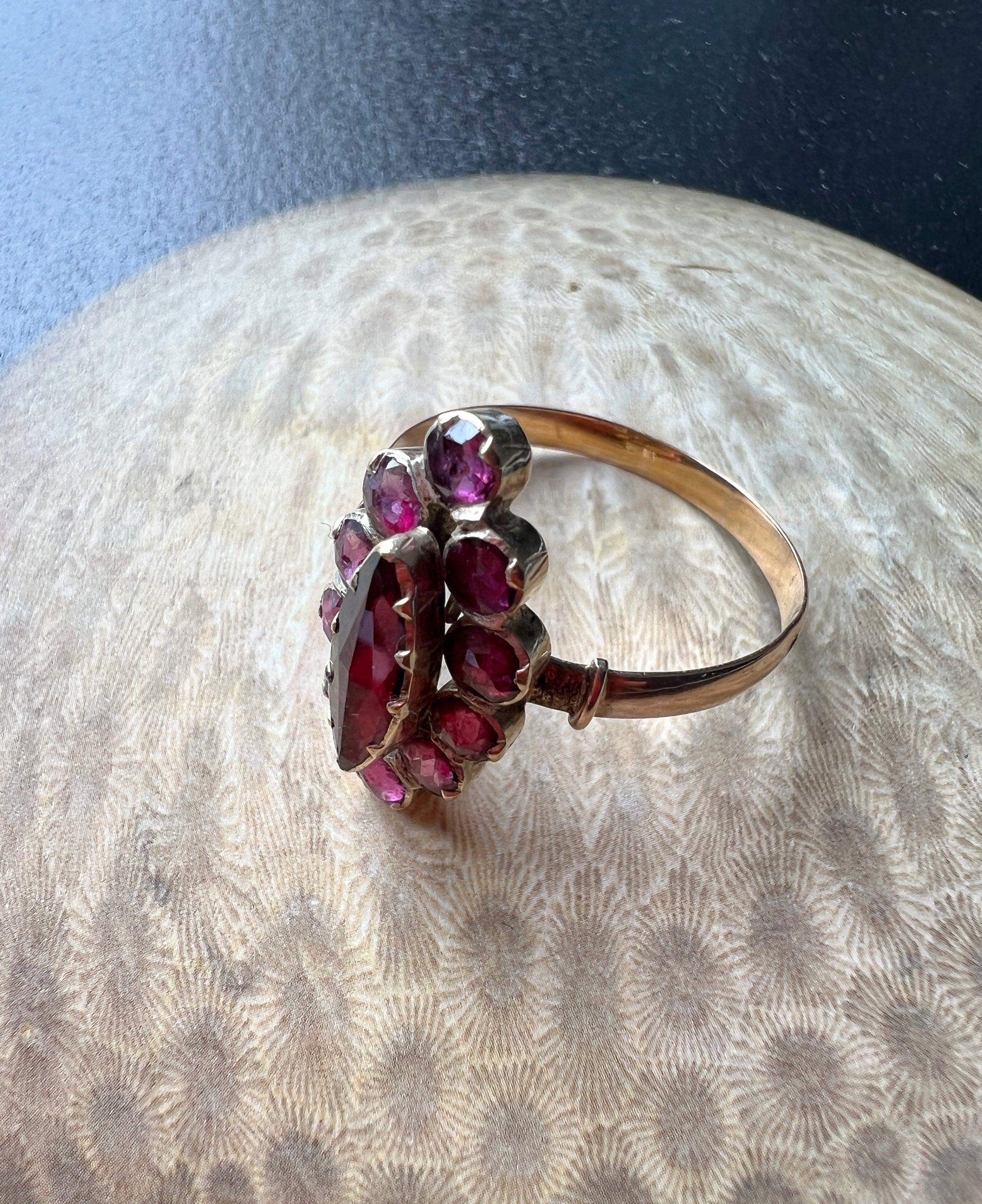 French Antique Perpignan Garnet 18K gold Marquise ring - Curiously timeless