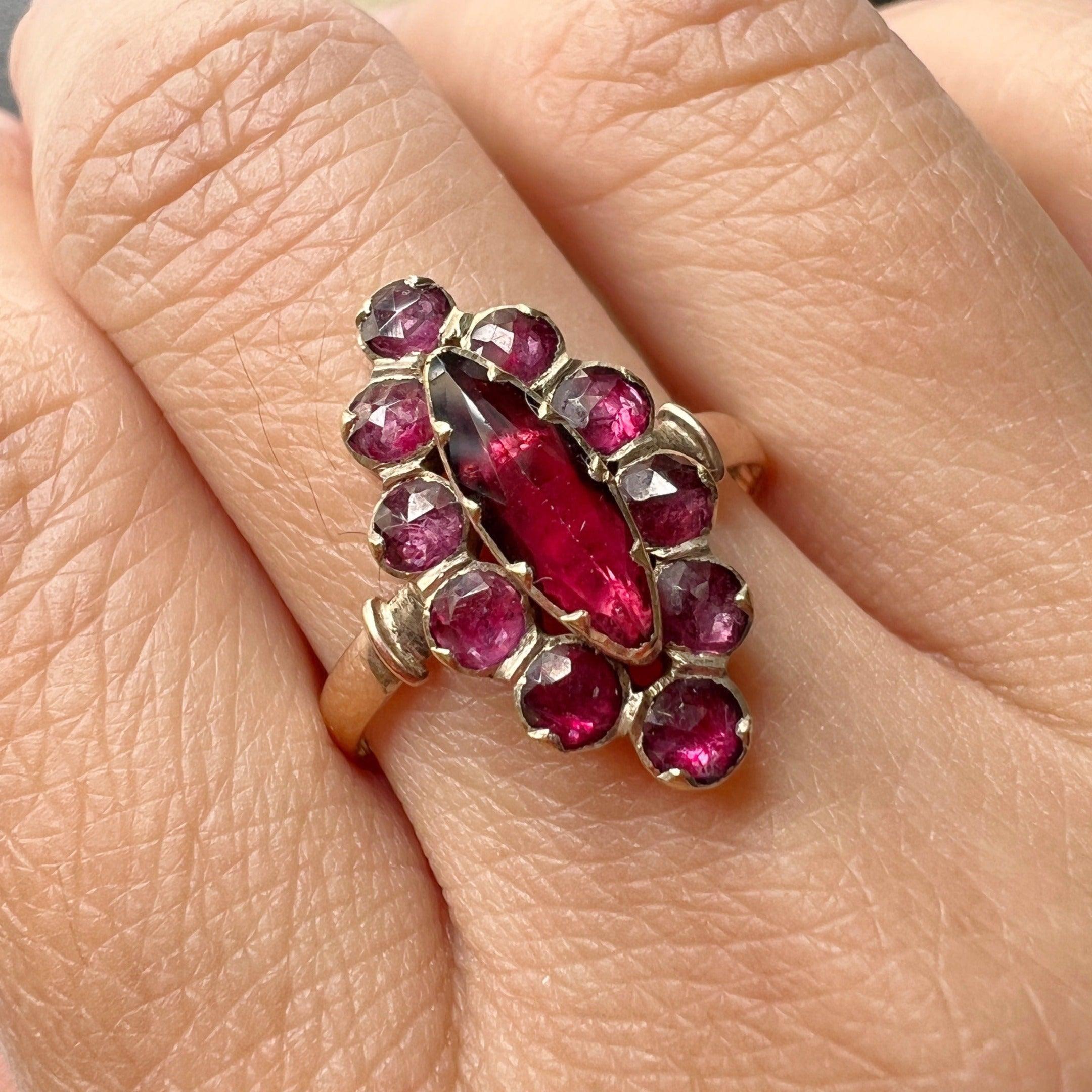 French Antique Perpignan Garnet 18K gold Marquise ring - Curiously timeless