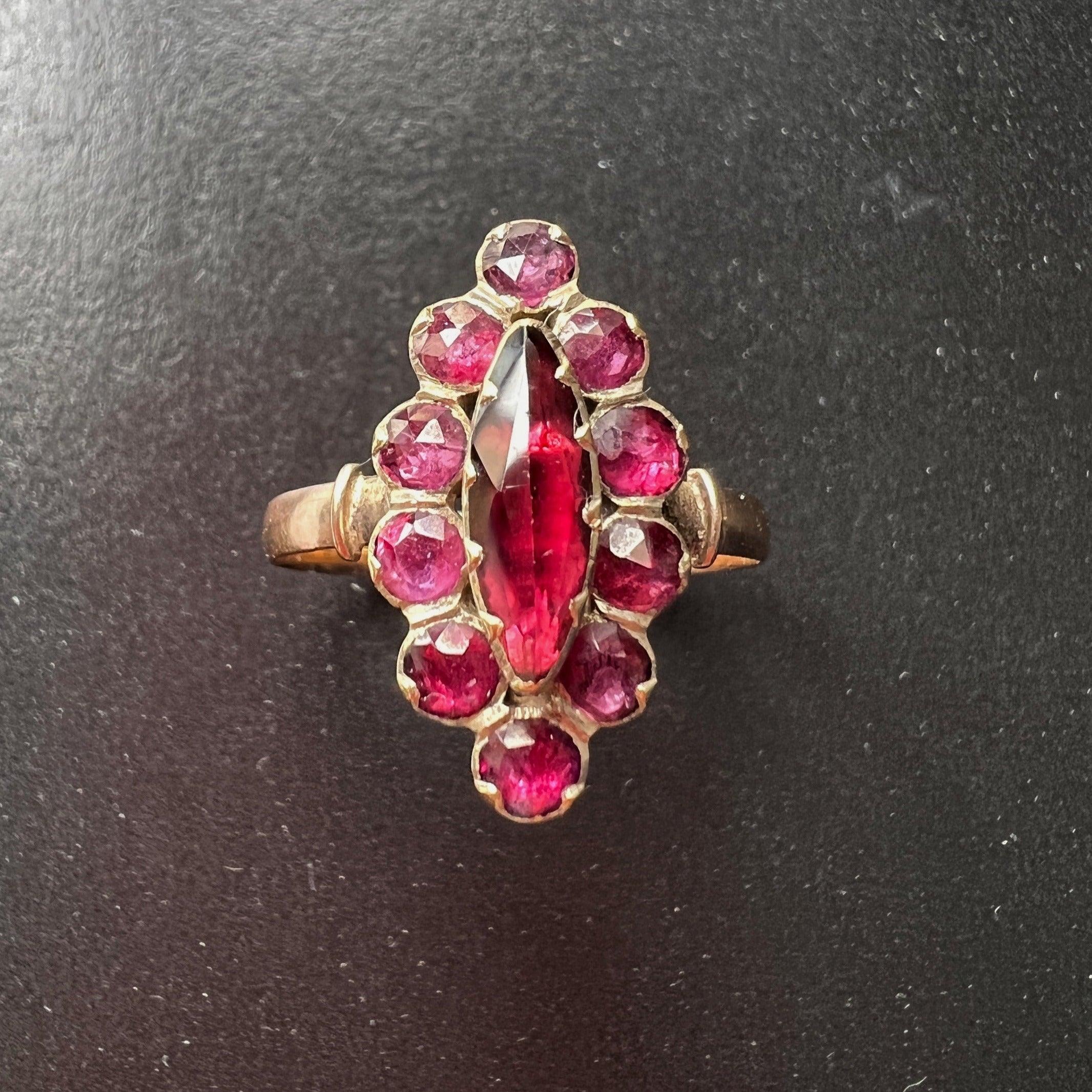 French Antique Perpignan Garnet 18K gold Marquise ring - Curiously timeless