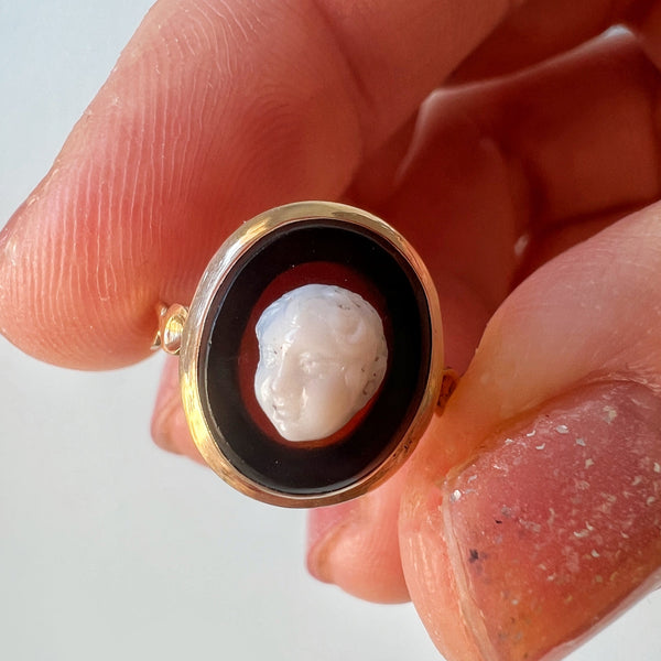 Boxed Victorian era 18K gold agate angel cameo ring