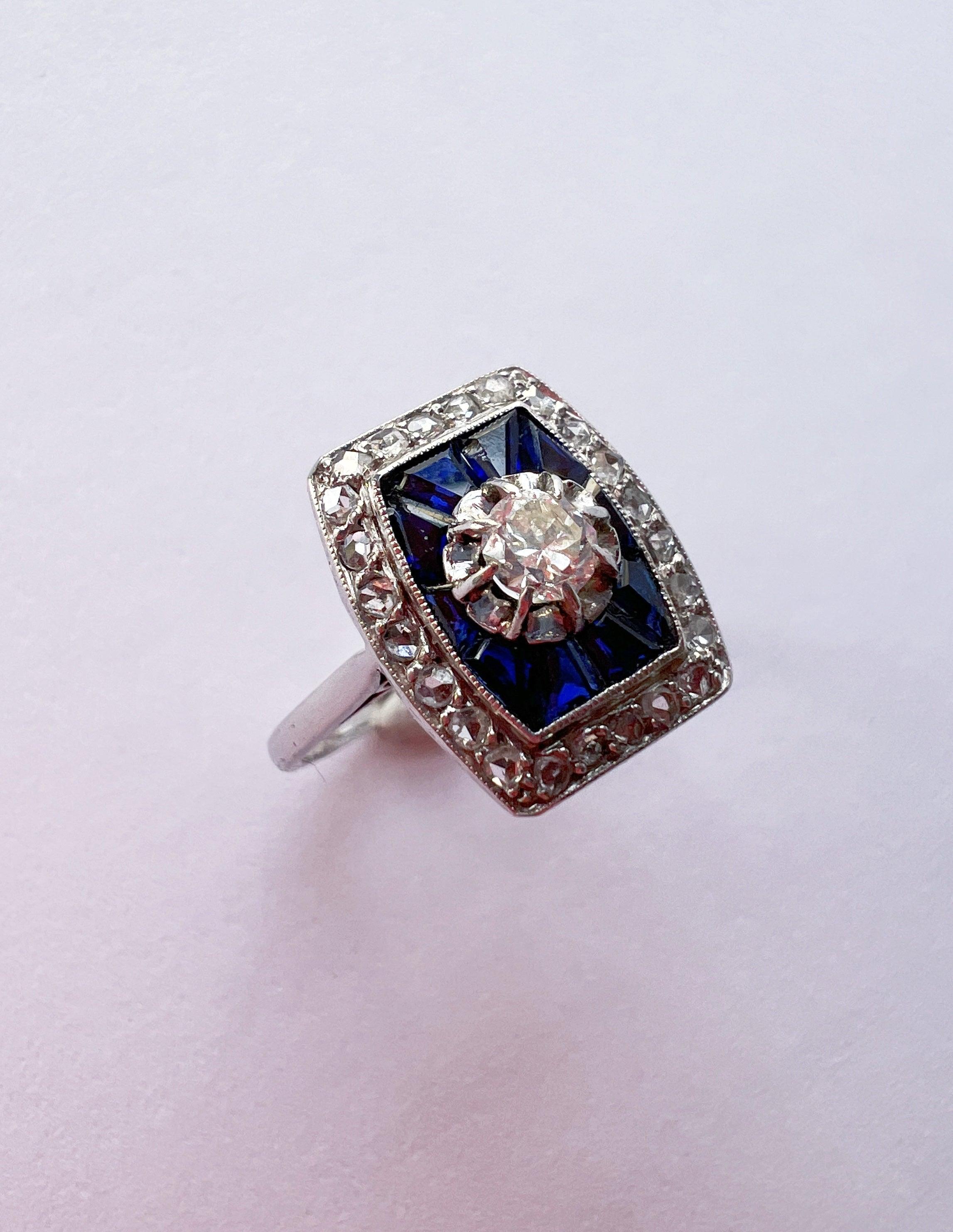 Art Deco 18K gold diamond blue sapphire ring - Curiously timeless