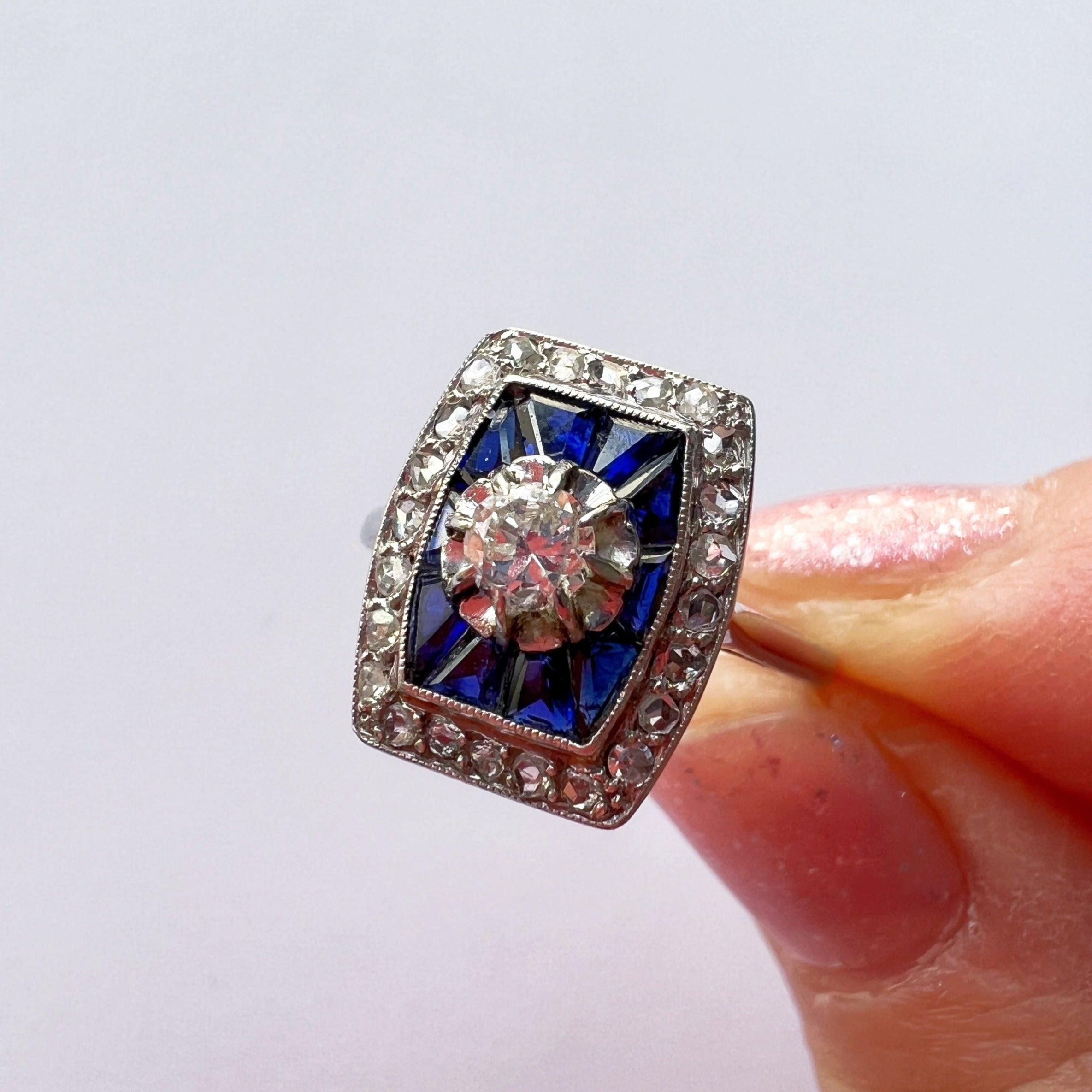 Art Deco 18K gold diamond blue sapphire ring - Curiously timeless