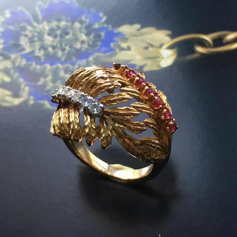 Vintage 18K gold diamond ruby retro cocktail statement ring