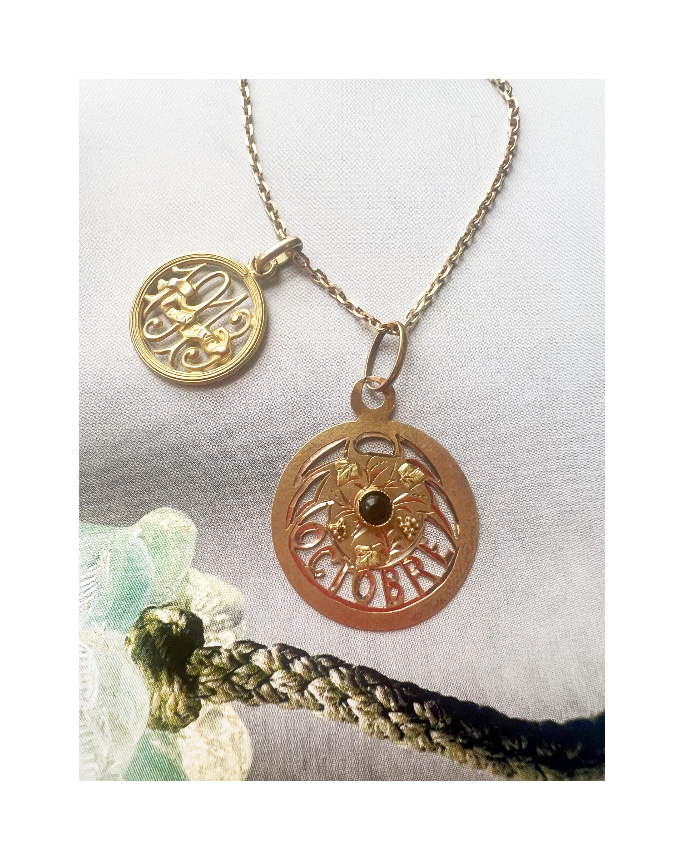 French Art Nouveau era 18K gold “Octobre” (October) medal pendentif - Curiously timeless