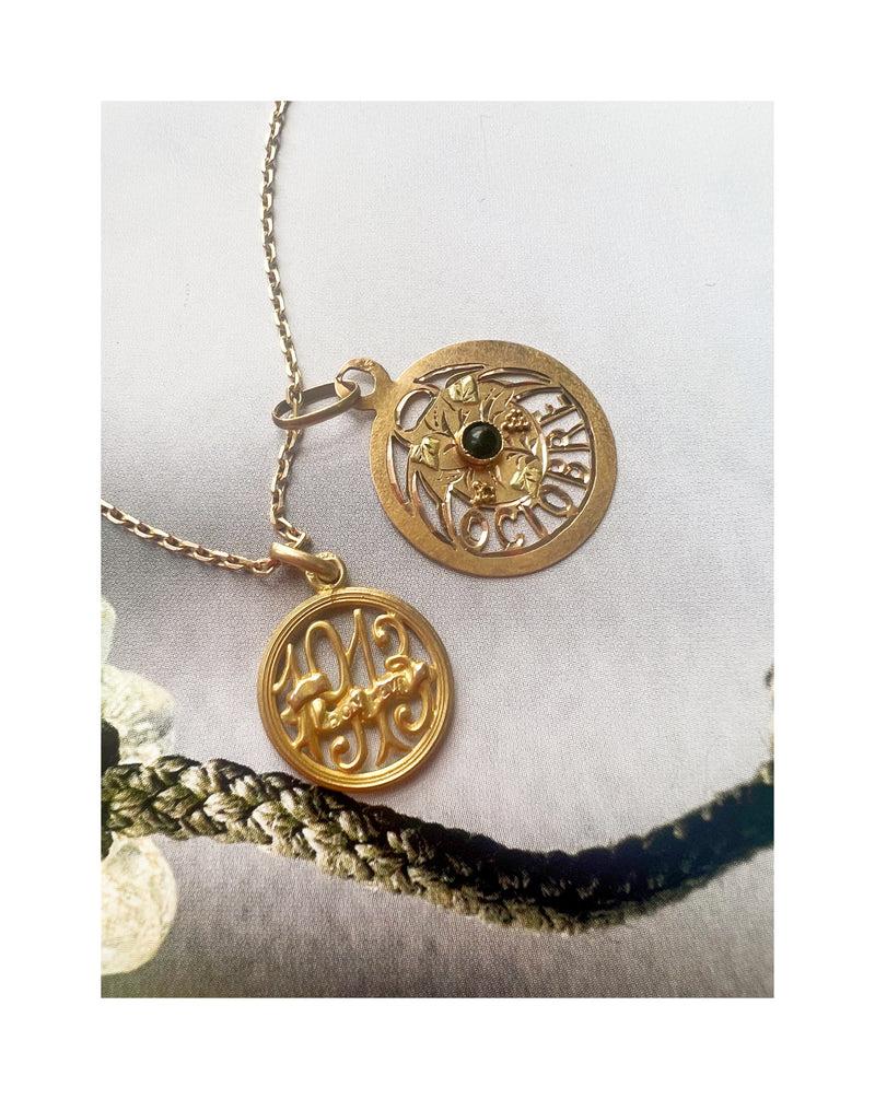 French Edwardian era 18K gold “1913” "Bonheur" medal pendant