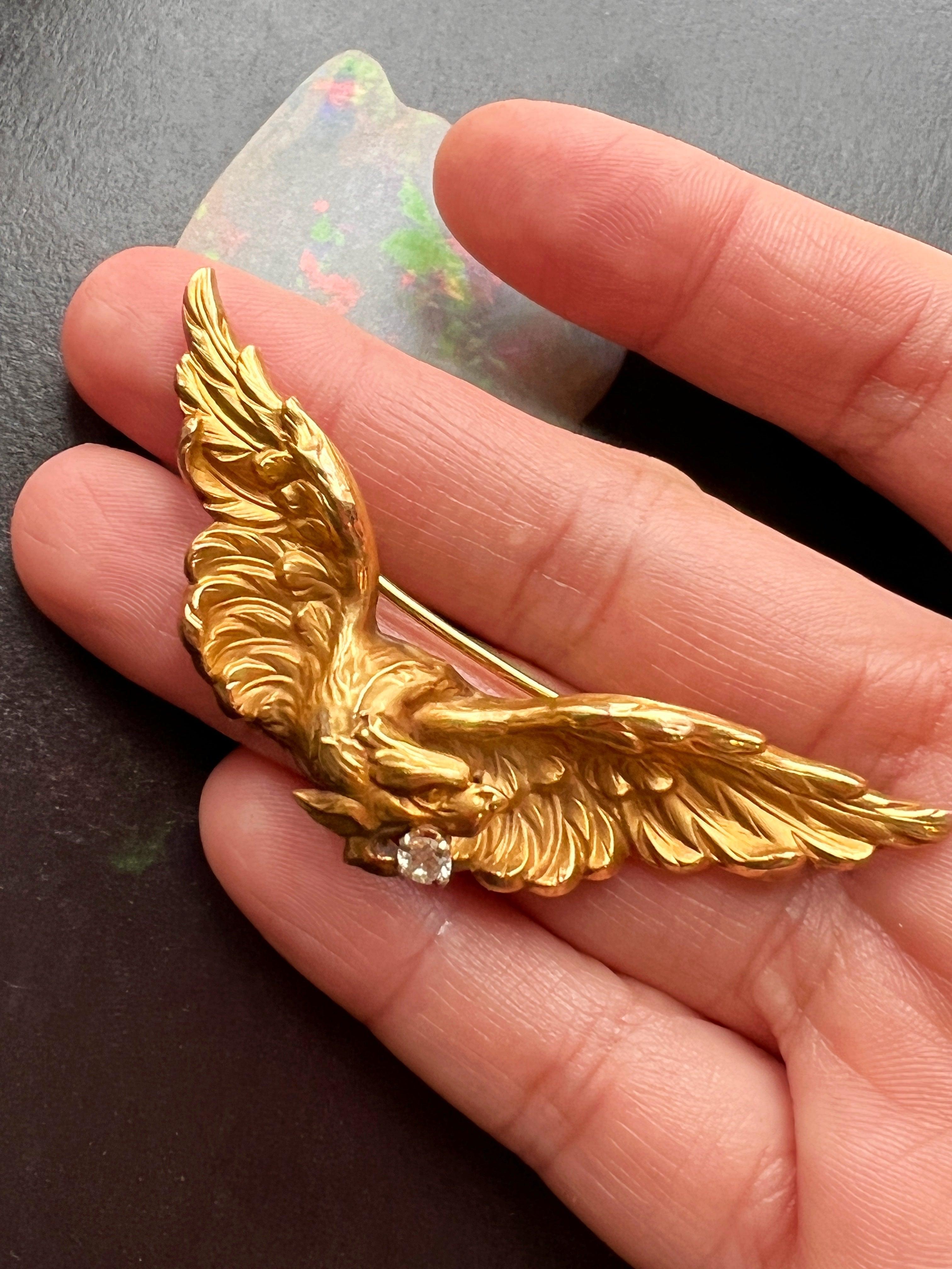 Magnificent French Antique 18K gold Griffon brooch with diamond - Curiously timeless