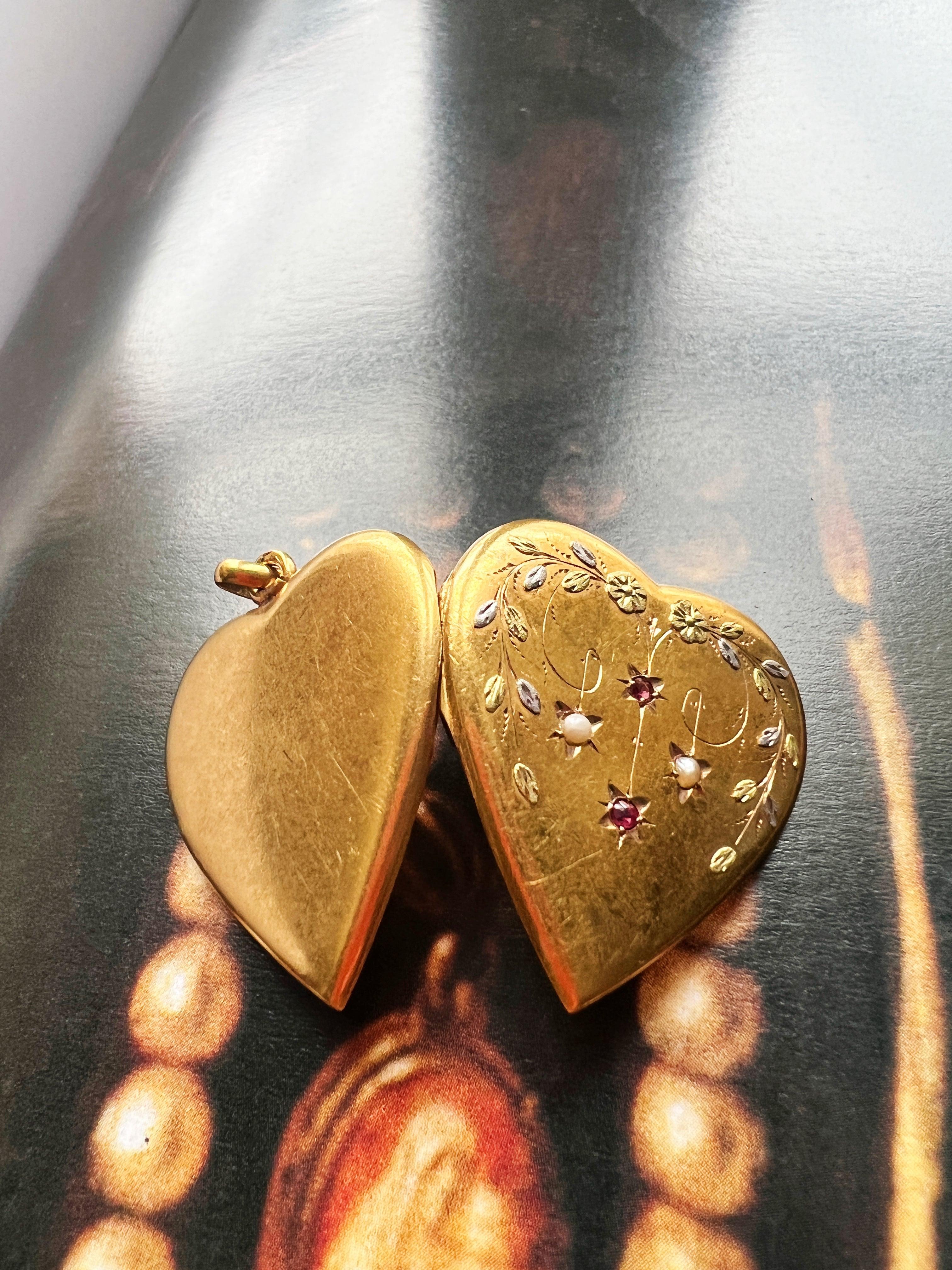 Very sweet French Art Nouveau era 18K gold pearl heart shape locket pendant - Curiously timeless