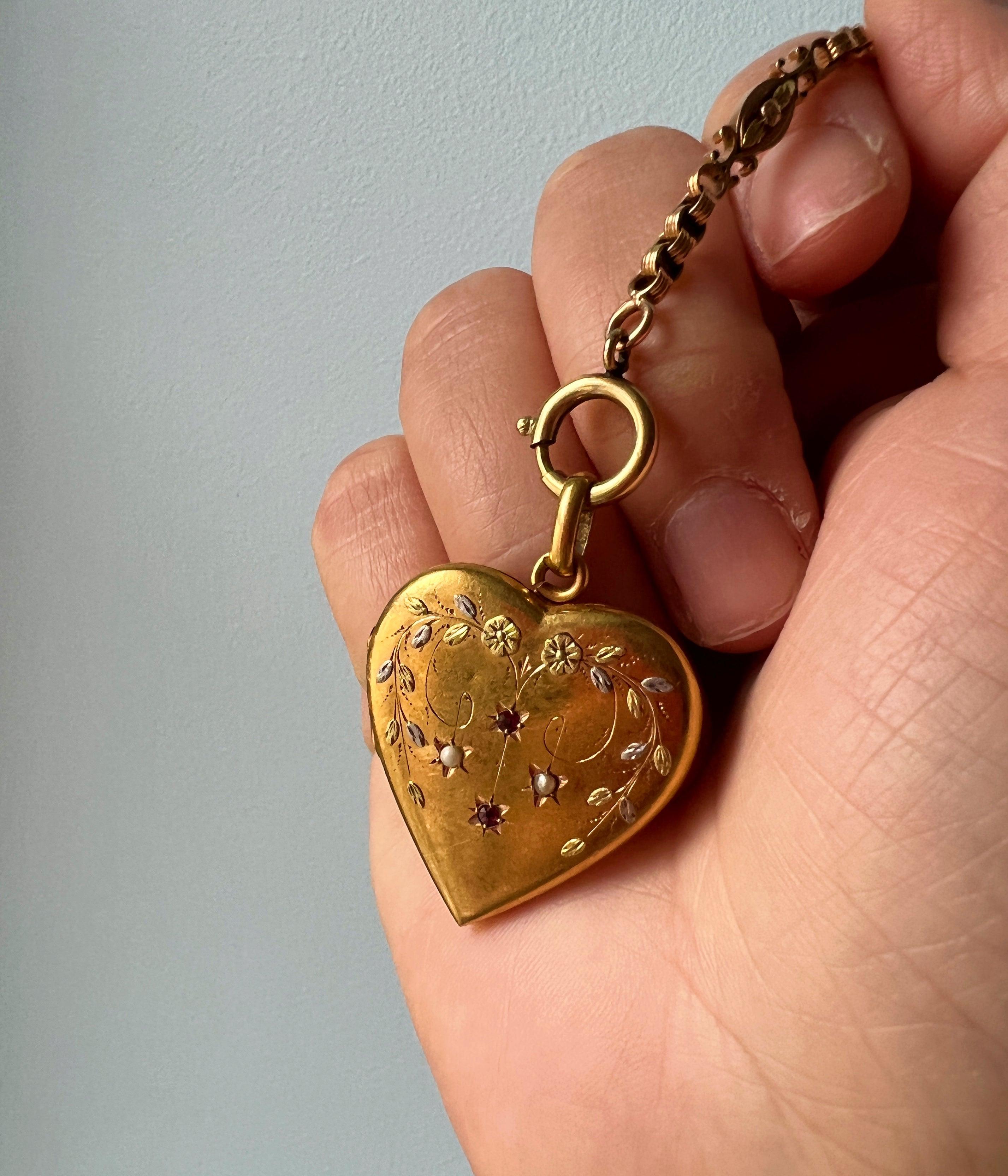 Very sweet French Art Nouveau era 18K gold pearl heart shape locket pendant - Curiously timeless