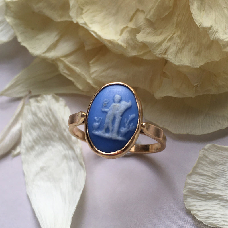 Antique Wedgwood blue cameo Mercury with caduceus 18K gold ring