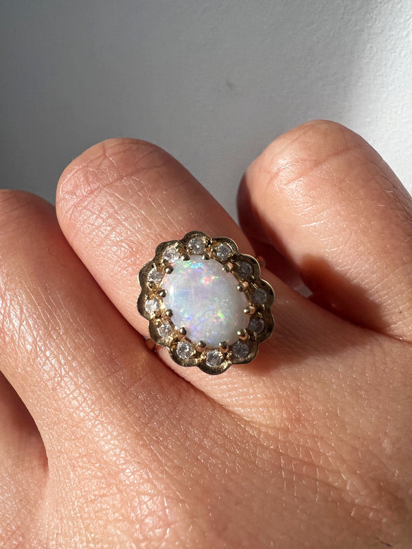 Vintage 18k yellow gold diamond white opal cluster ring