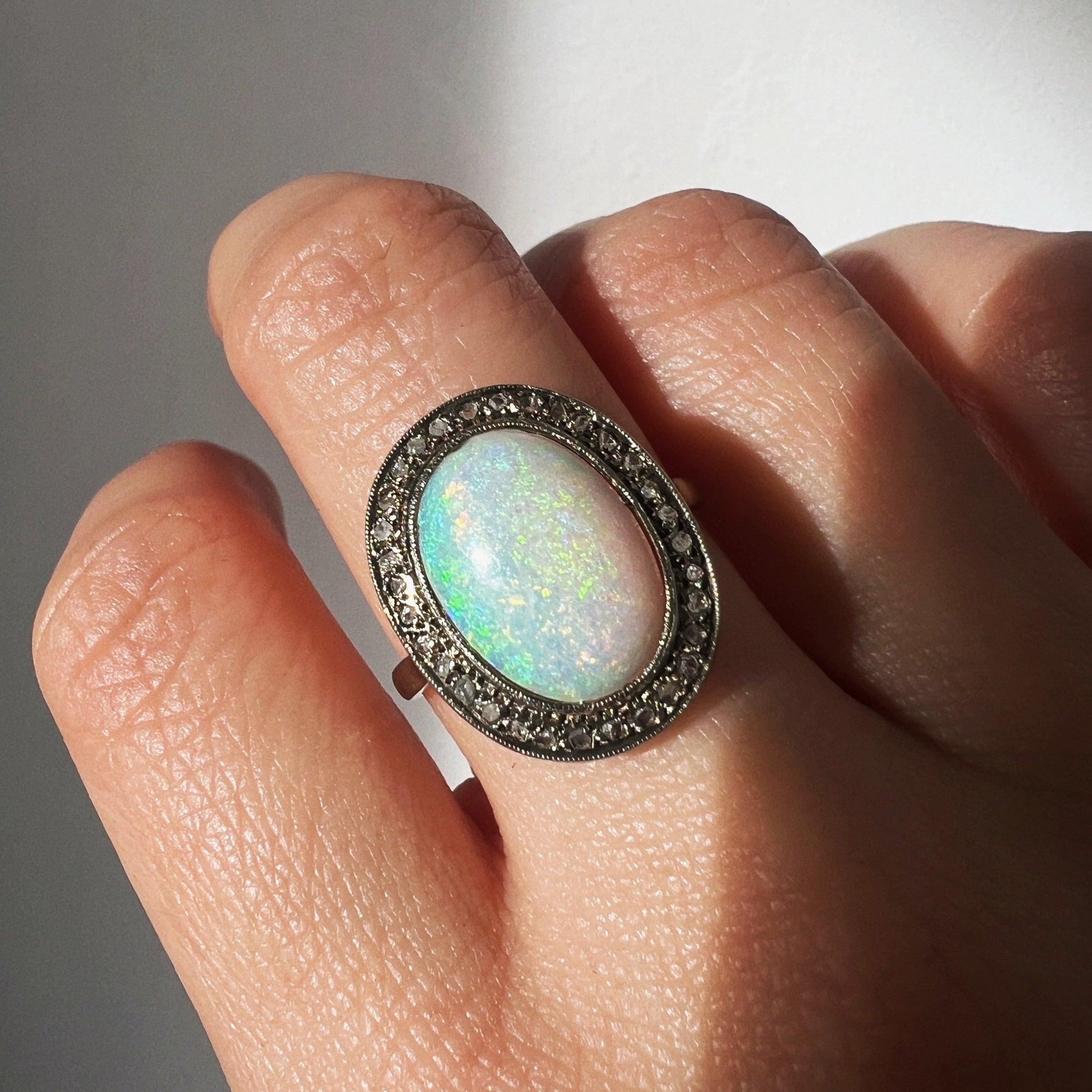 Early 20th century large 18K gold opal diamond ring - Curiously timeless