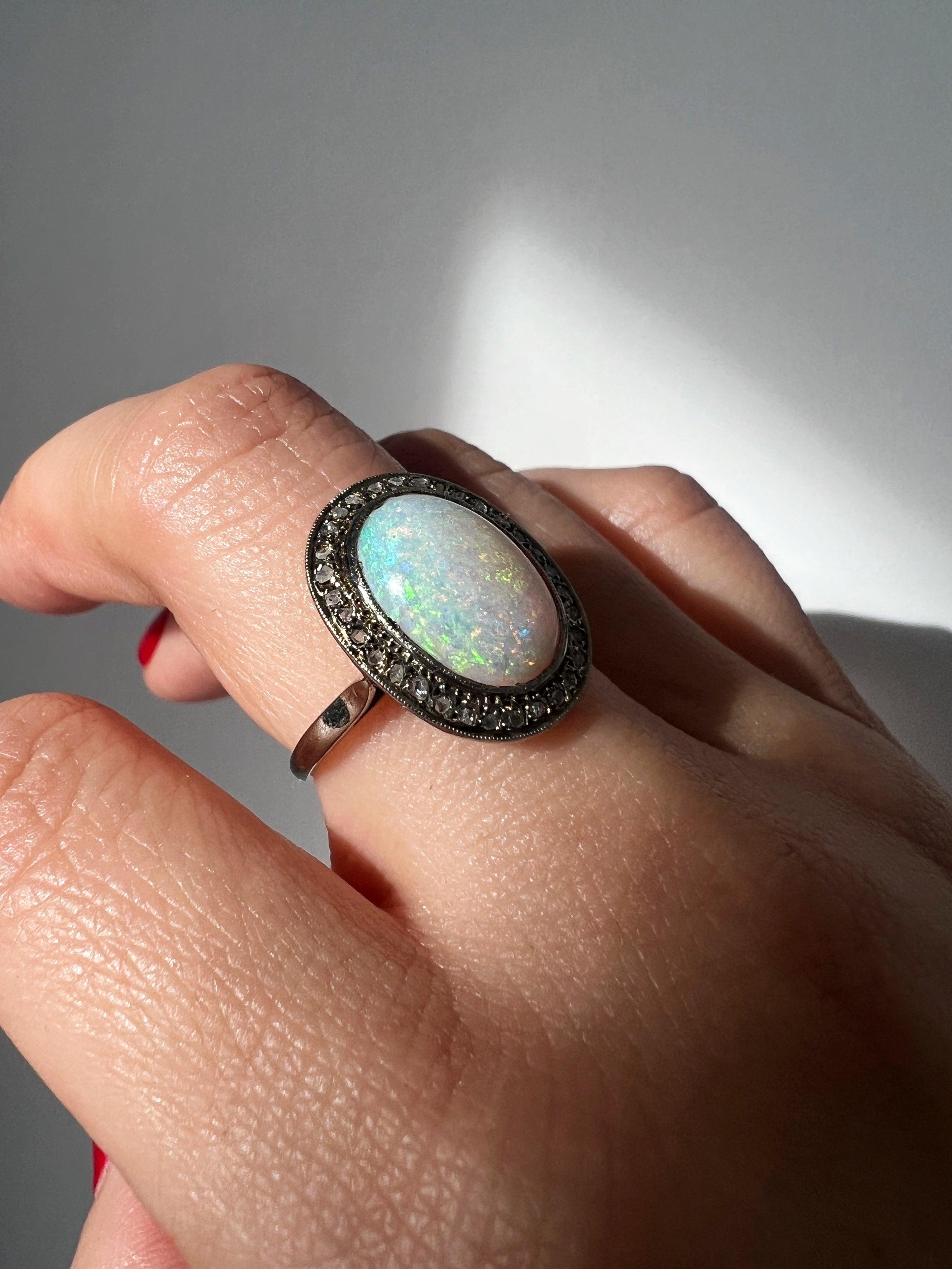 Early 20th century large 18K gold opal diamond ring - Curiously timeless