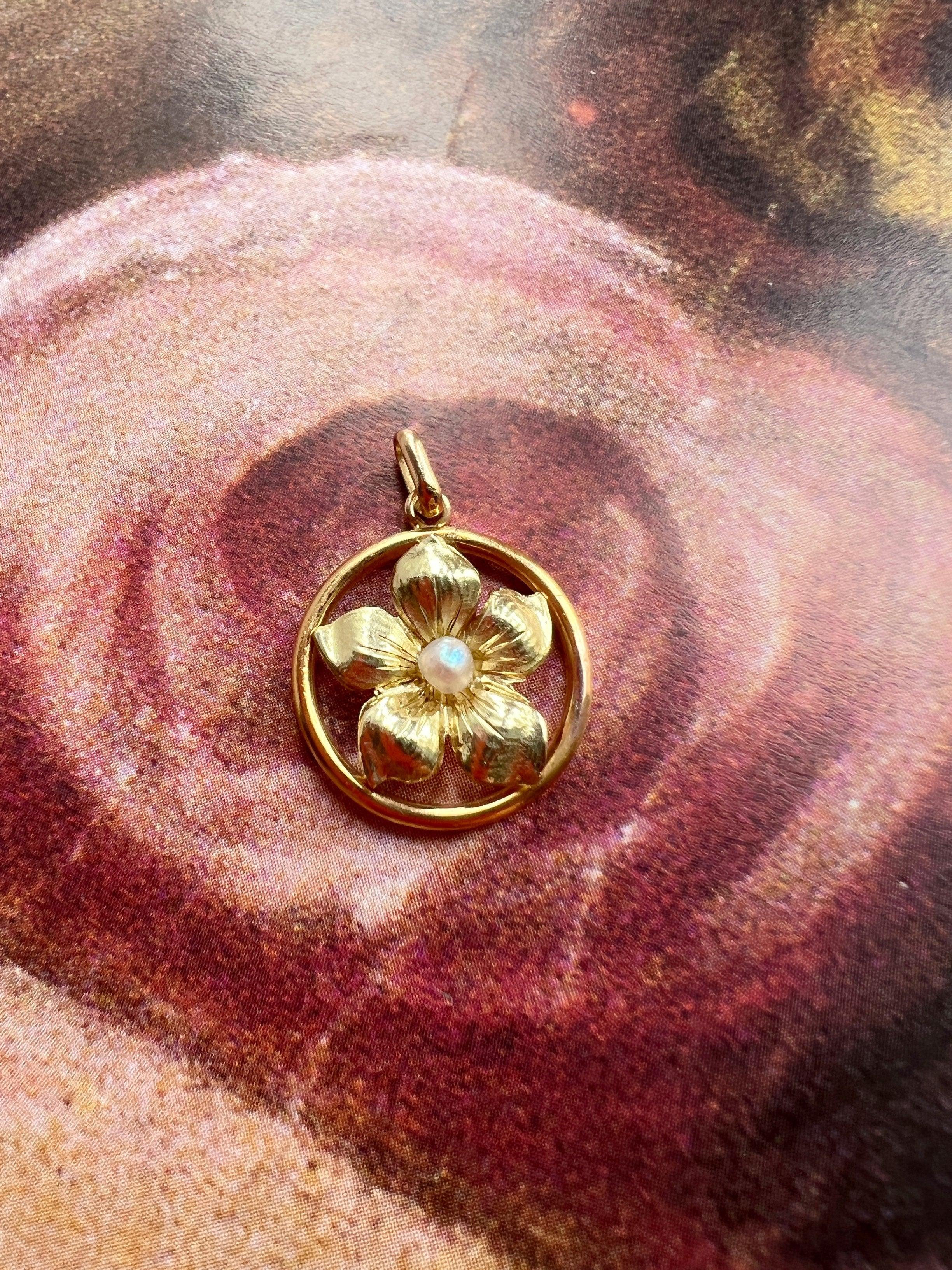 Very sweet mini French Art Nouveau 18K gold pearl pansy flower pendant - Curiously timeless