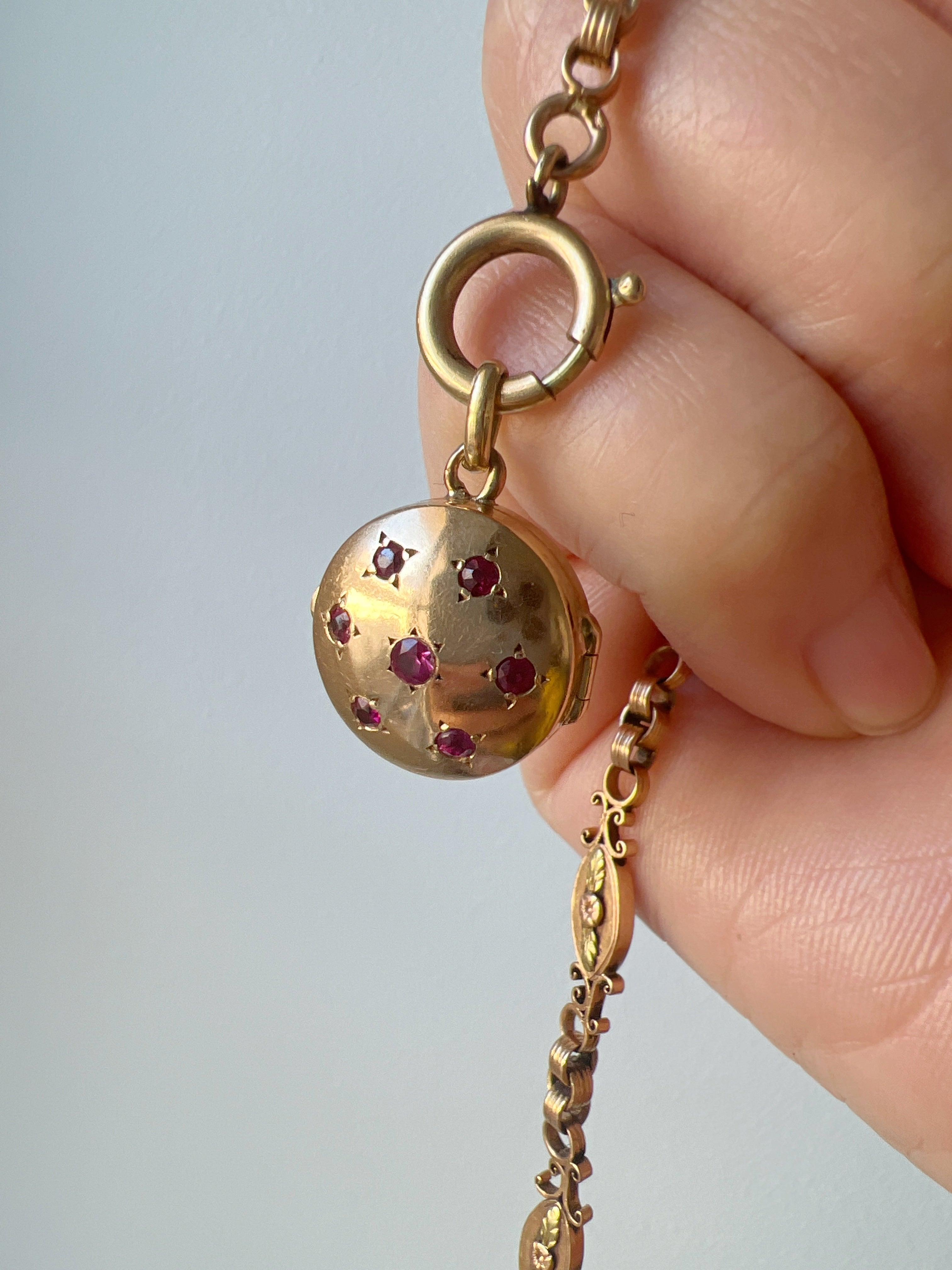 Celestial French Vintage 1950s 18K gold ruby stars bombé photo locket - Curiously timeless