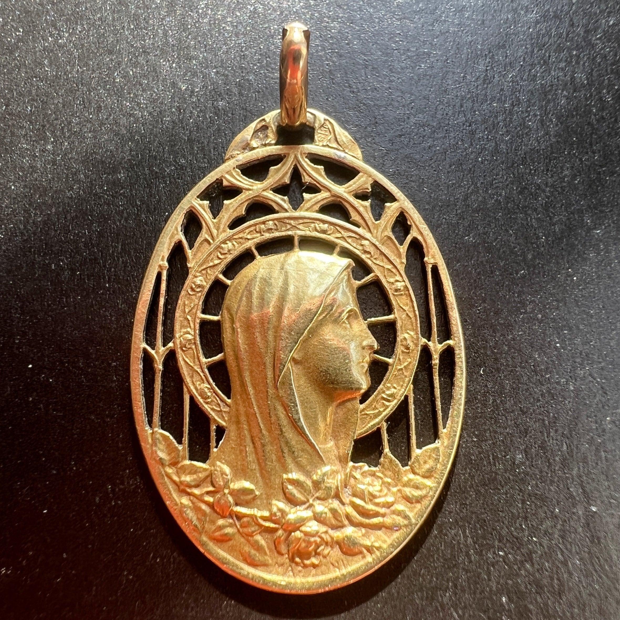 Magnificent 18K gold Virgin Mary medal pendant singed by Mazzoni - Curiously timeless