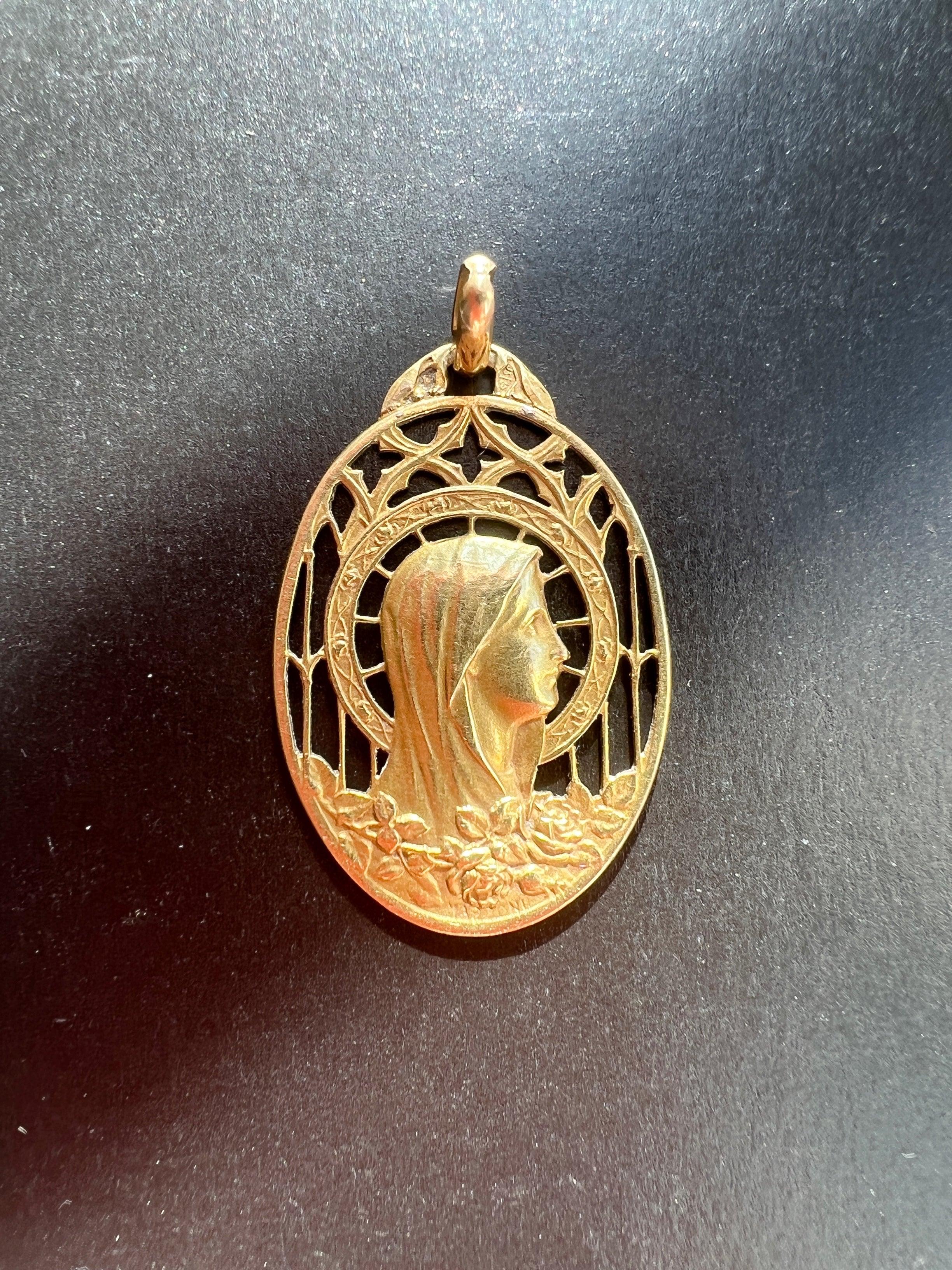 Magnificent 18K gold Virgin Mary medal pendant singed by Mazzoni - Curiously timeless