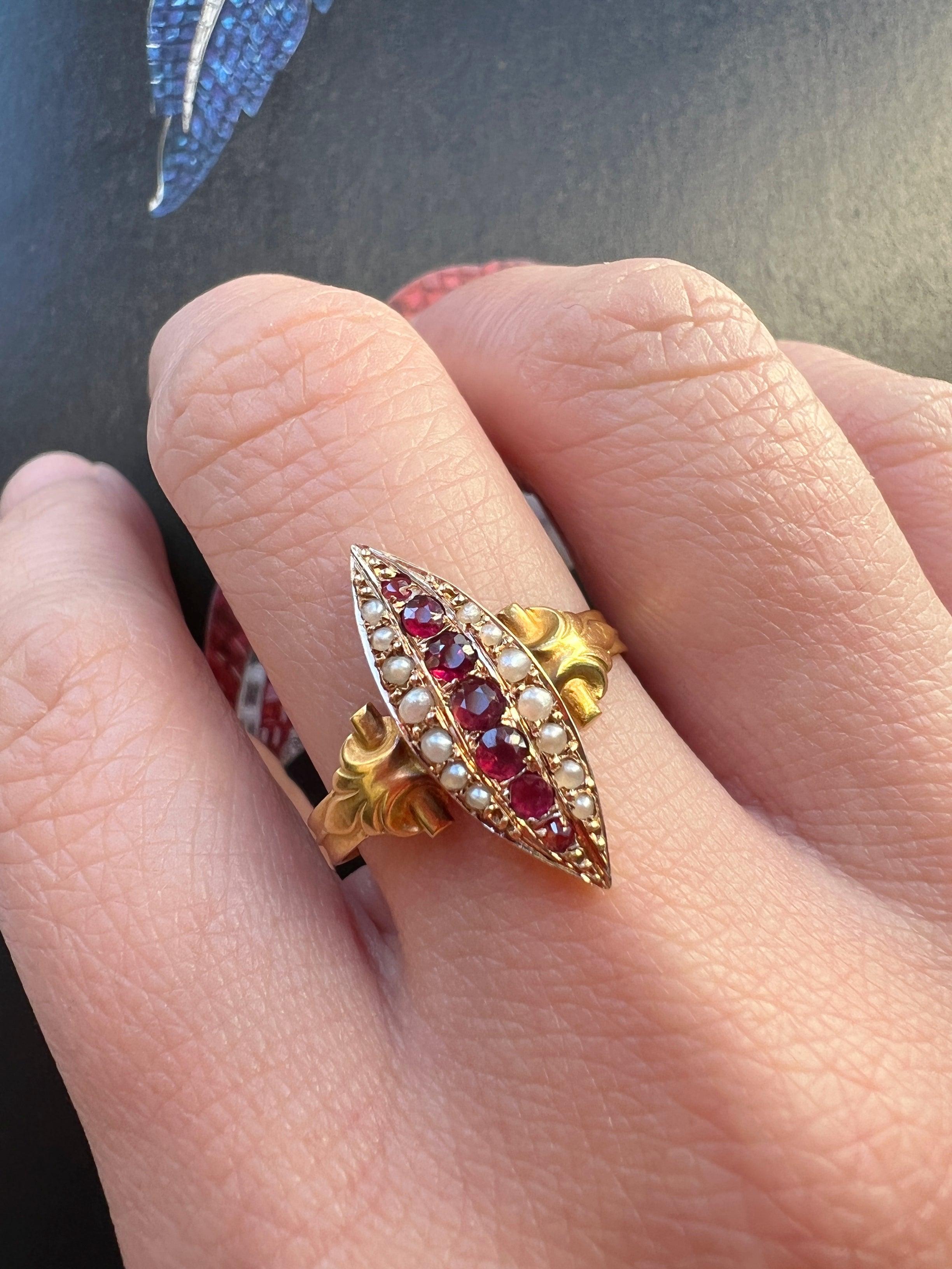 Victorian era 18k gold Ruby Garnet Pearl marquise ring - Curiously timeless