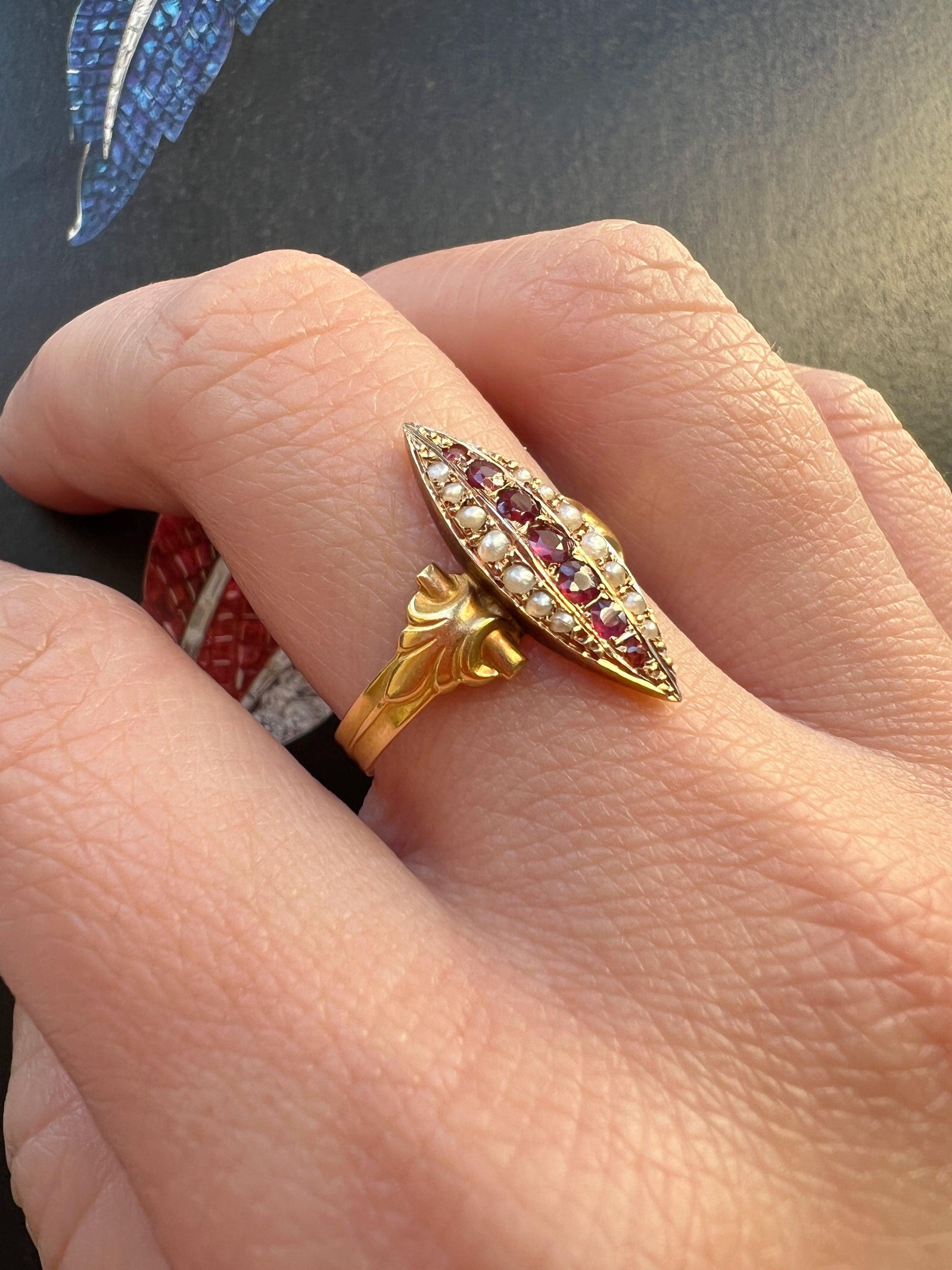 Victorian era 18k gold Ruby Garnet Pearl marquise ring - Curiously timeless