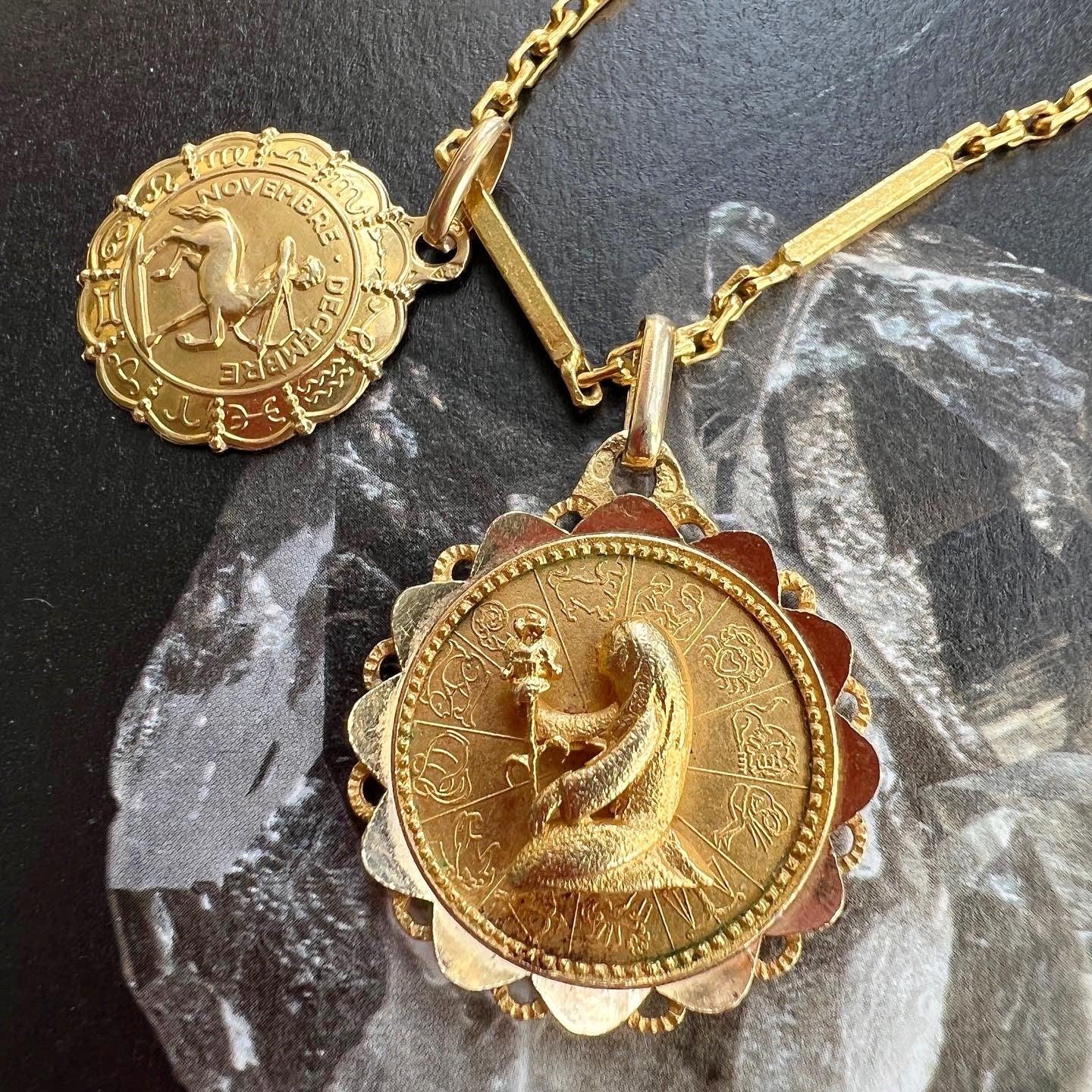 Beautiful Vintage Zodiac Sagittarius 18K gold medal pendant - Curiously timeless