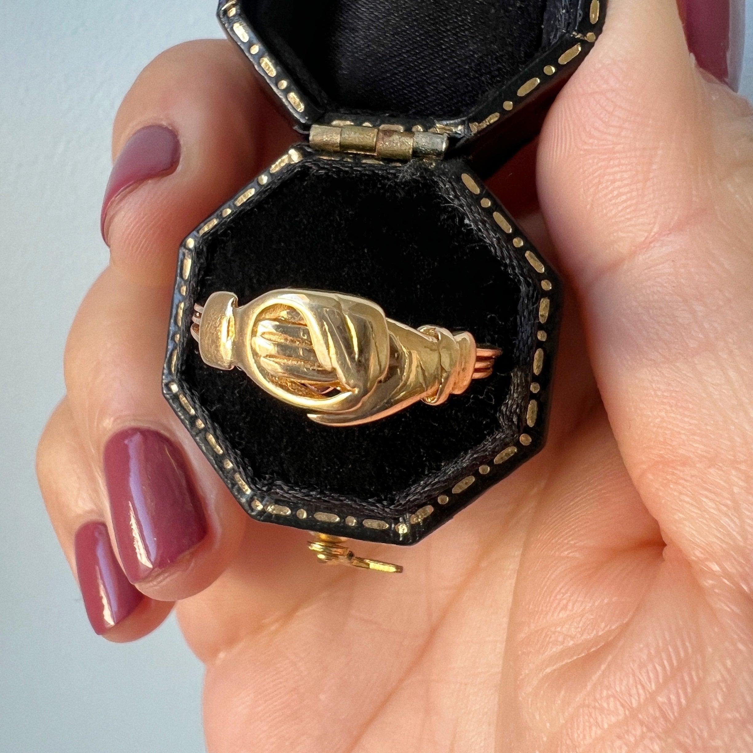 French 18K gold hands heart Fede & Faith ring - Curiously timeless