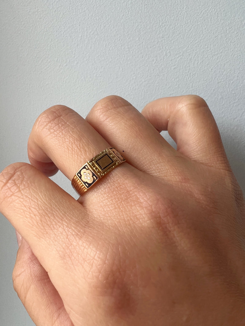 Victorian era 18K gold enameled band ring