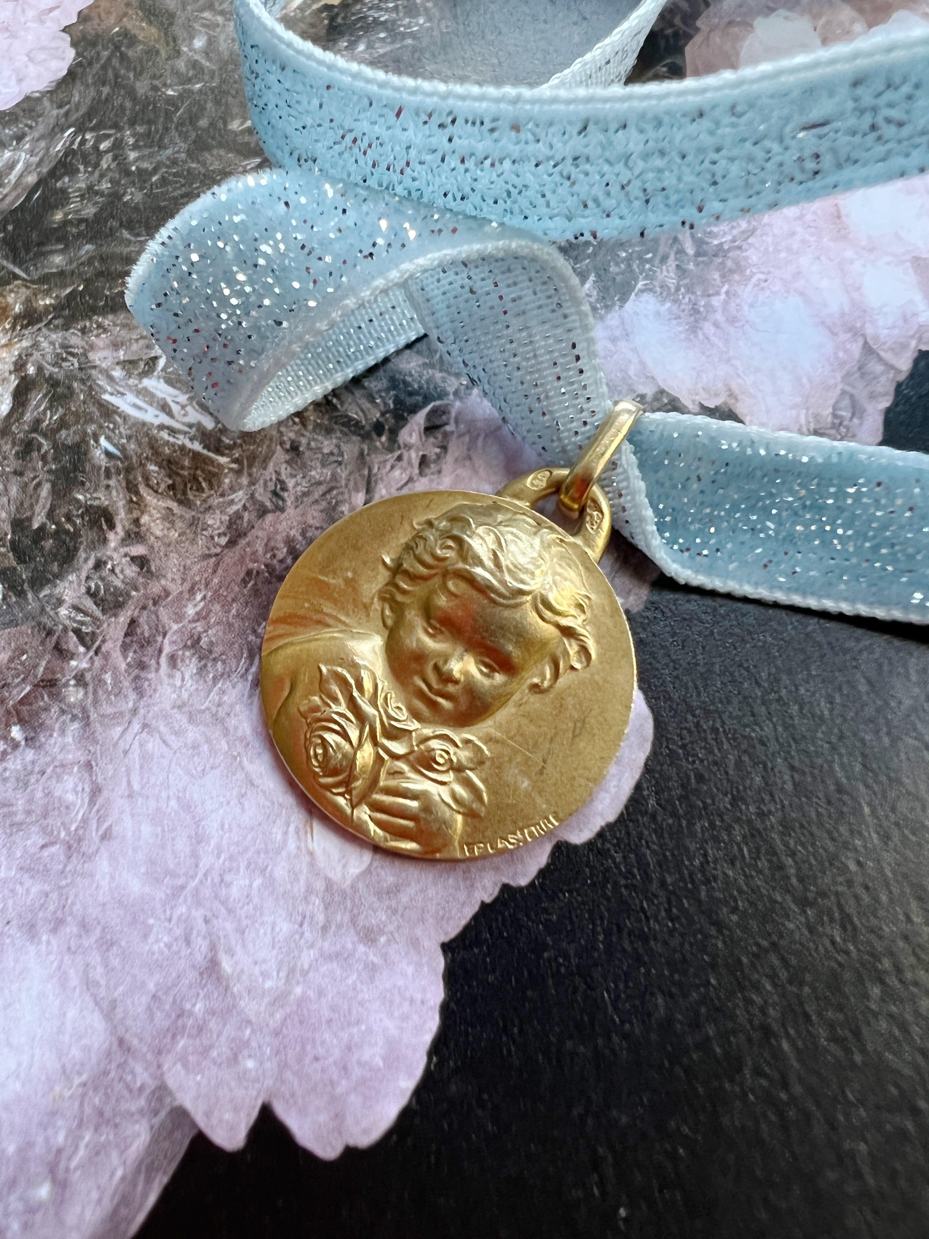 Beautiful French antique 18K gold angel rose medal pendant signed LASSERRE - Curiously timeless