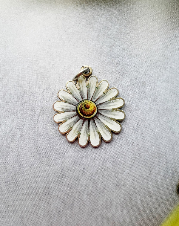 Very sweet Victorian era enameled Daisy flower pendant