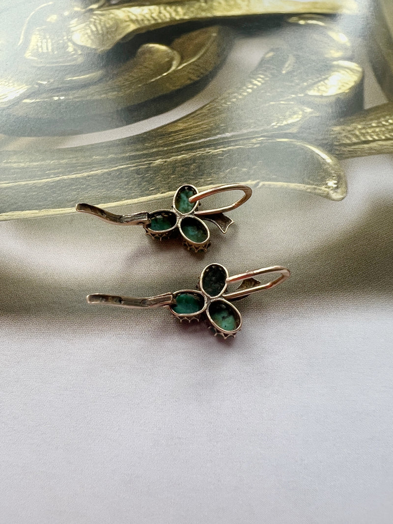 Lovely Victorian era 18K gold turquoise pearl clover earrings