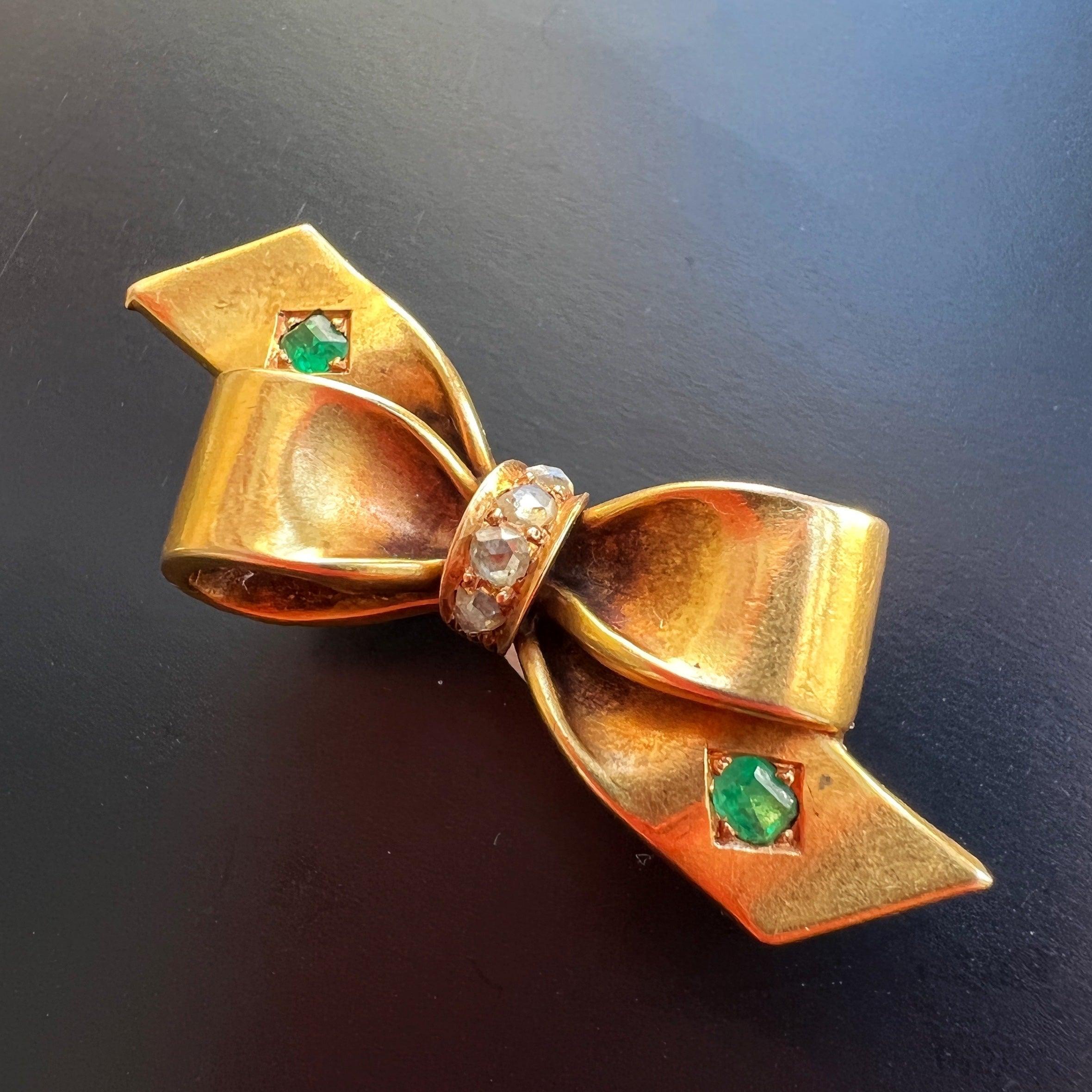 Very sweet antique 18K gold emerald diamond bow brooch - Curiously timeless