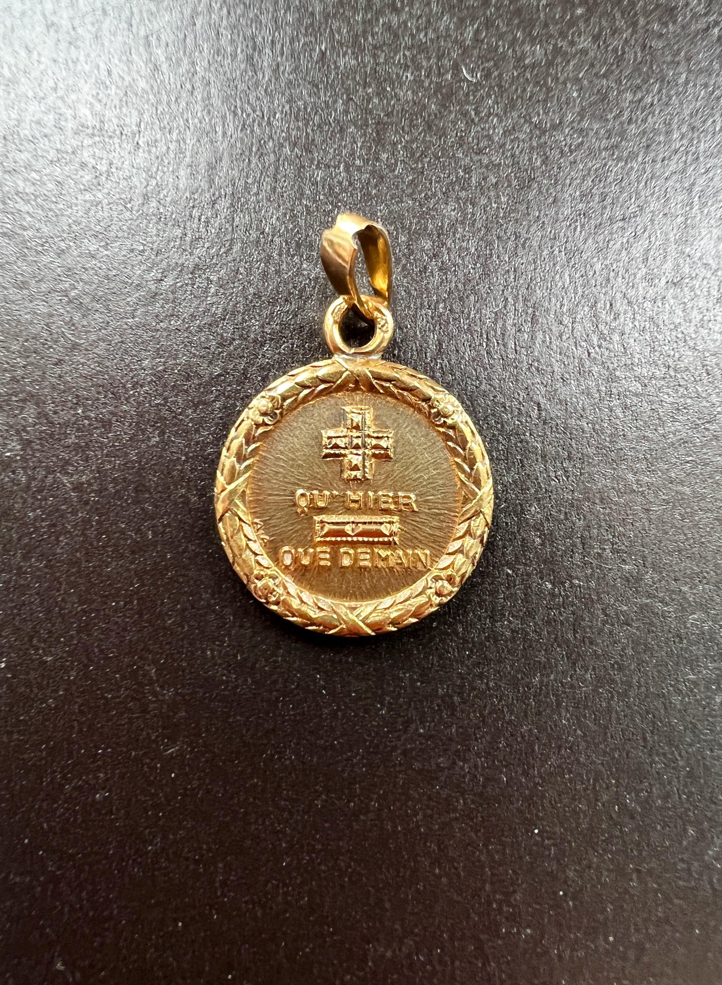 French Vintage 18K gold Augis “more than yesterday less than tomorrow” love medal - Curiously timeless