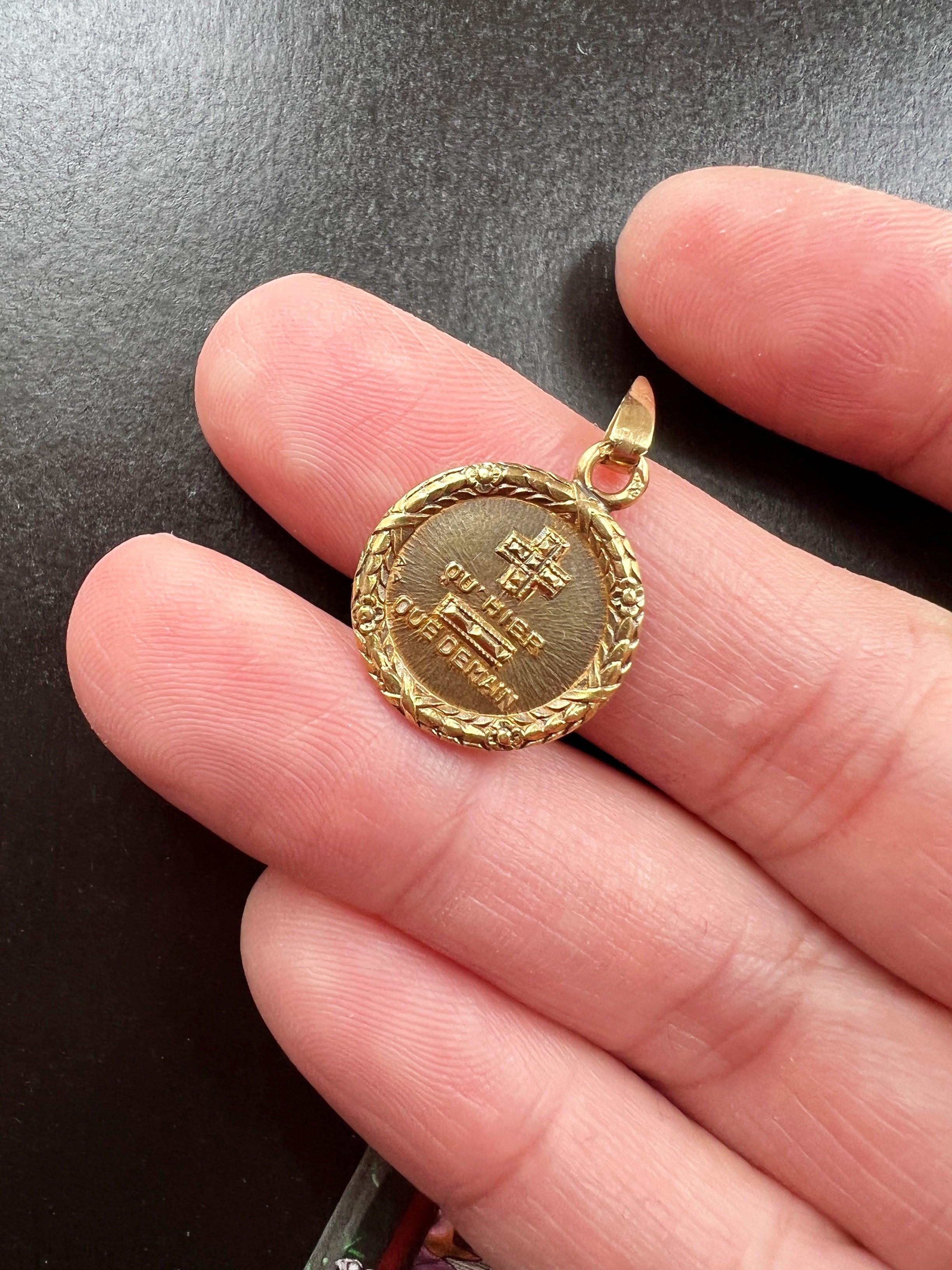 French Vintage 18K gold Augis “more than yesterday less than tomorrow” love medal - Curiously timeless