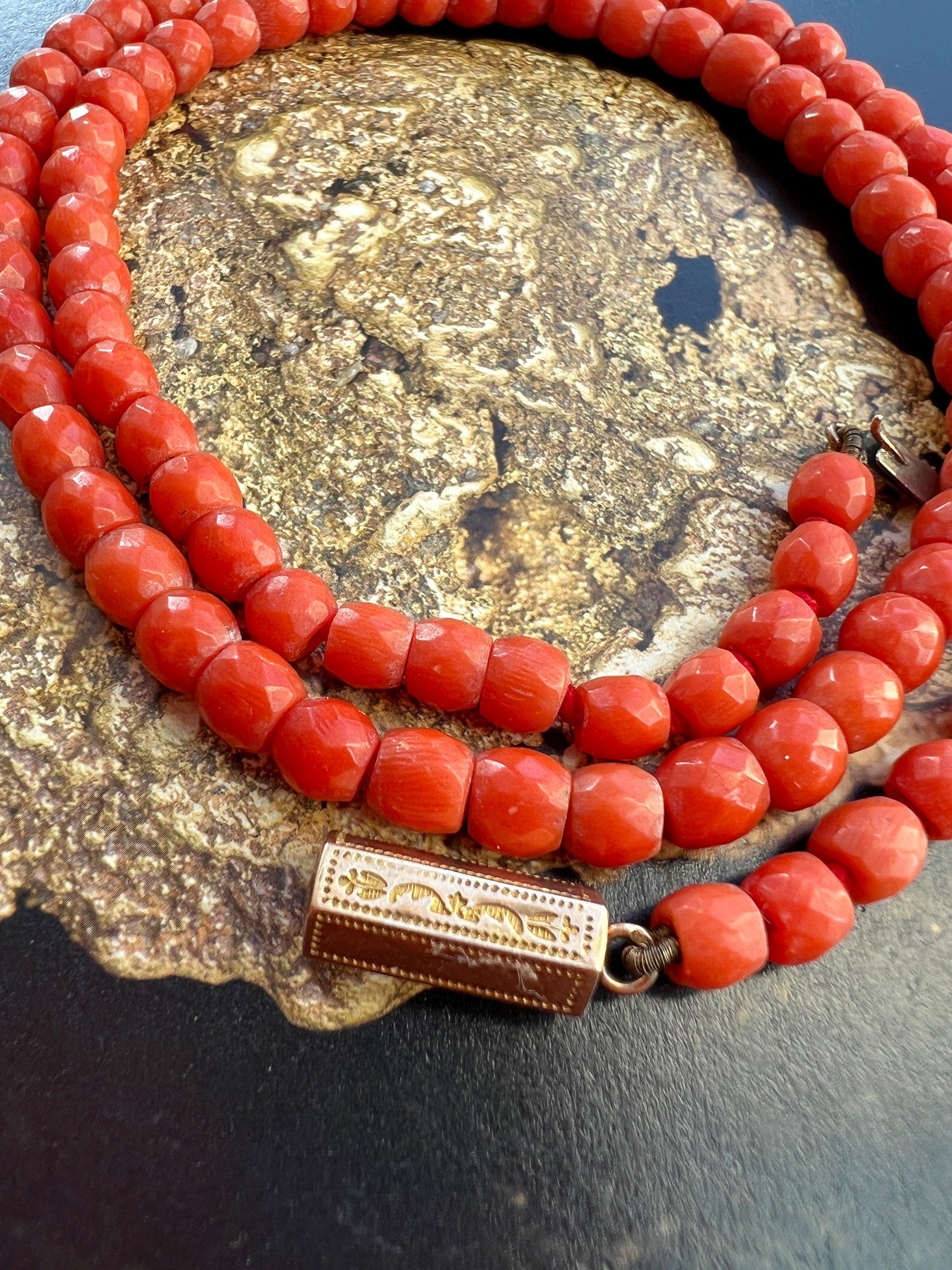 Victorian era 18K gold floral coral necklace - Curiously timeless