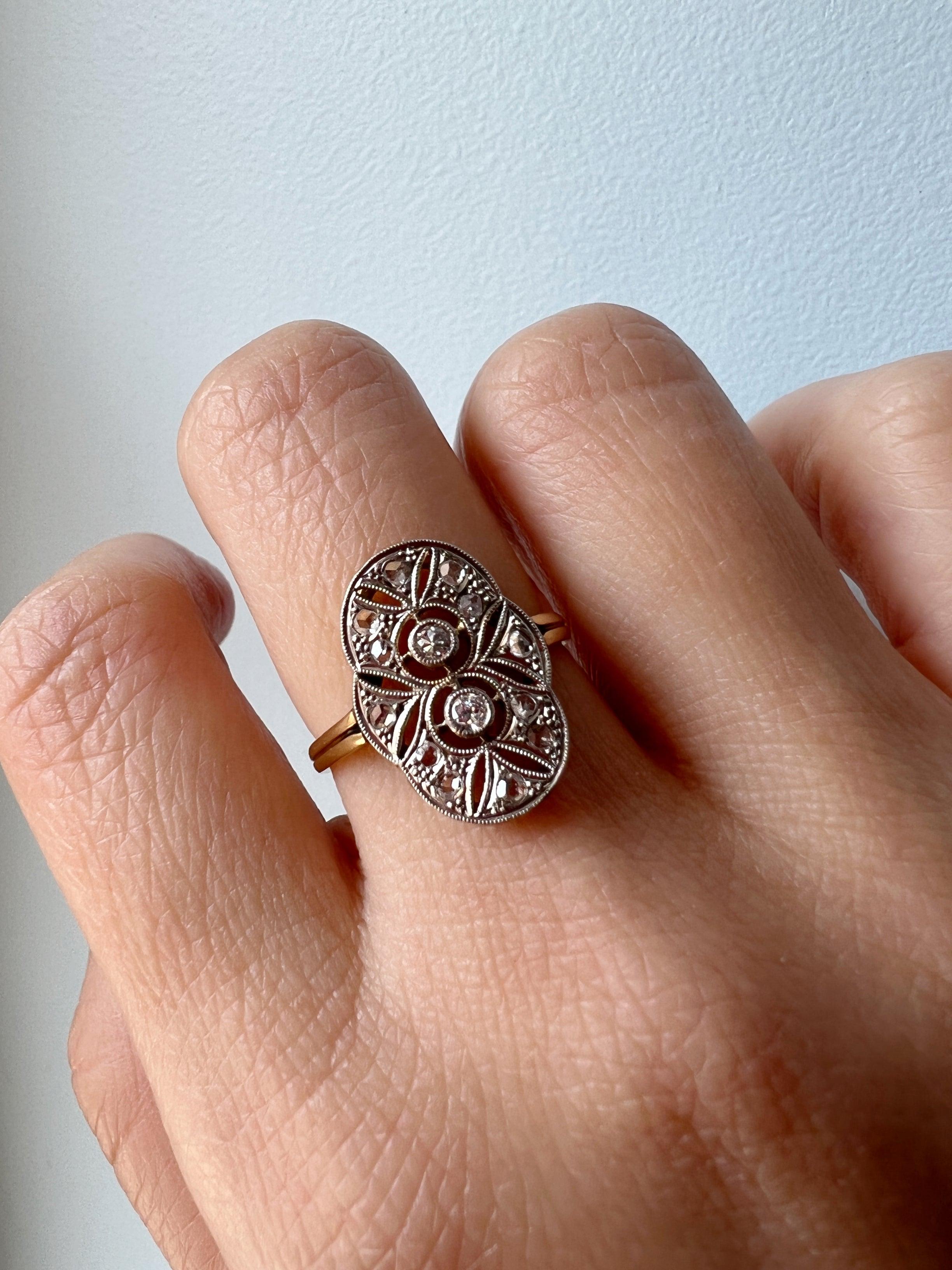 Beautiful Art Deco Diamond Lace filigree ring in 18k white & yellow gold - Curiously timeless