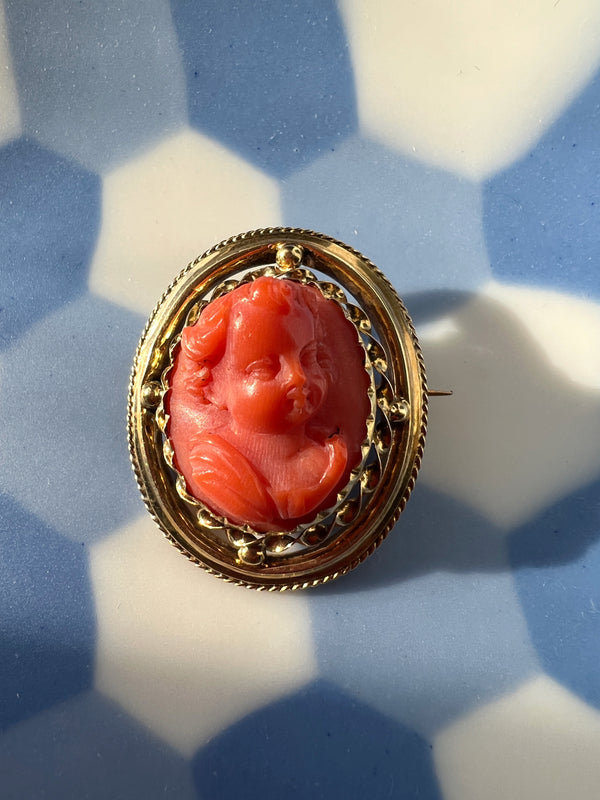 Victorian era sweet Angel coral Cameo 18K gold brooch