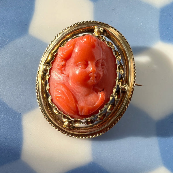 Victorian era sweet Angel coral Cameo 18K gold brooch