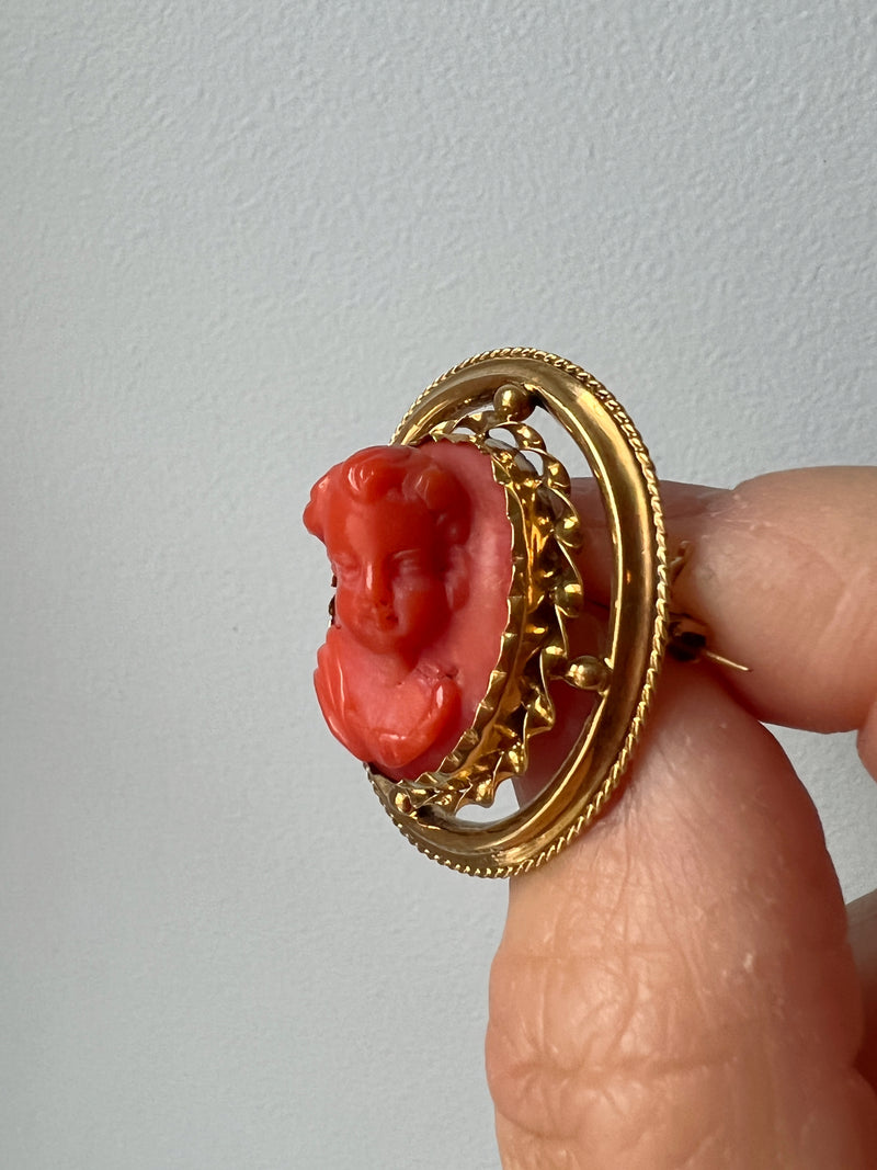 Victorian era sweet Angel coral Cameo 18K gold brooch